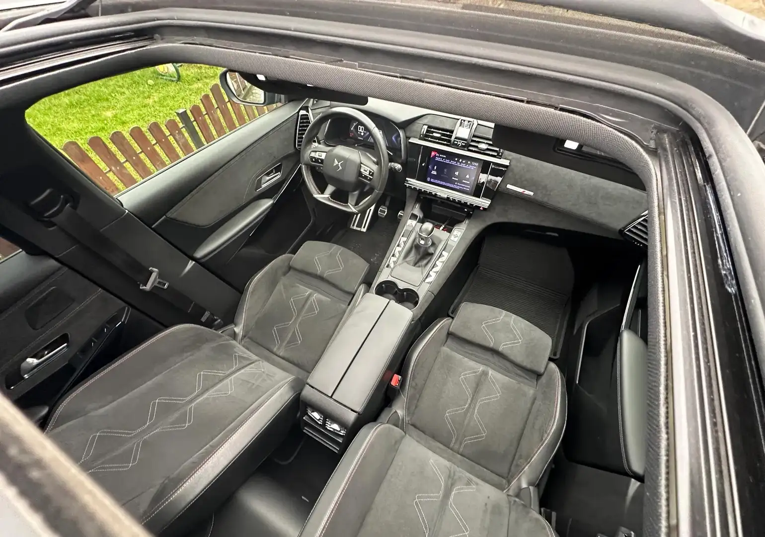 DS Automobiles DS 7 Crossback 1.5 BlueHDI 130 Performance Line Grau - 2