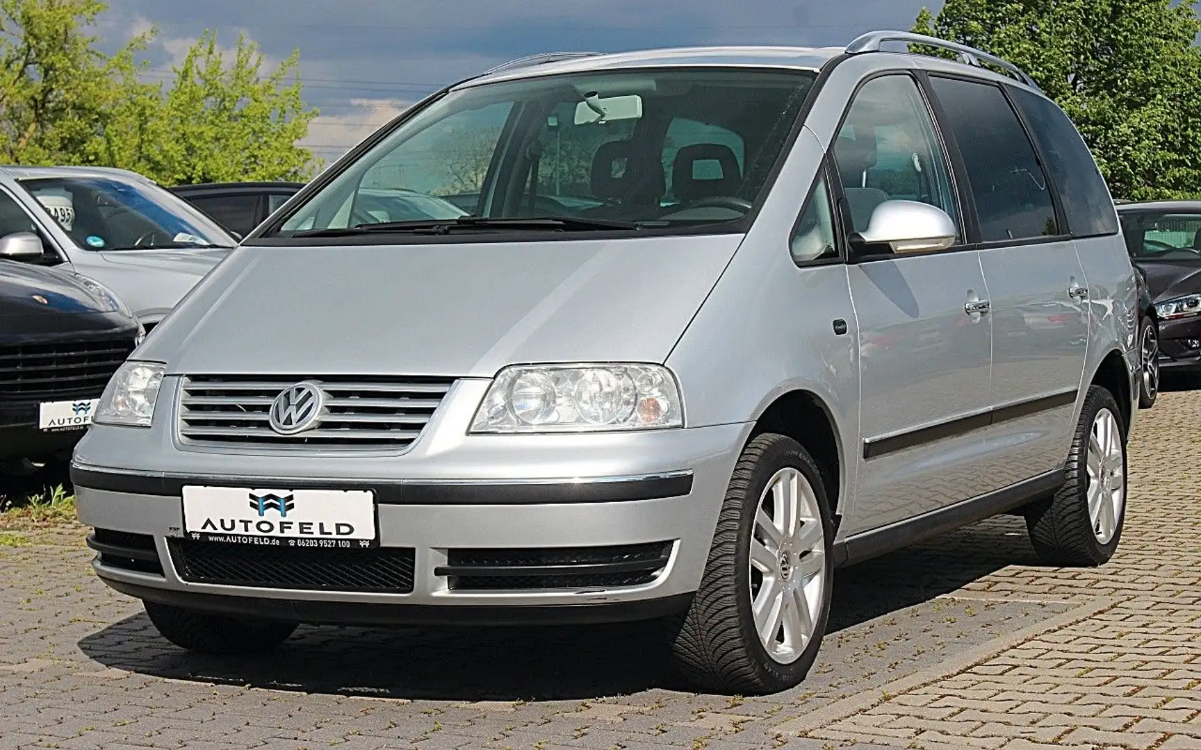 Volkswagen Sharan 2.0FREESTYLE/SHEFT/1.HAND/KLIMA/SHZ/7SITZ Srebrny - 1