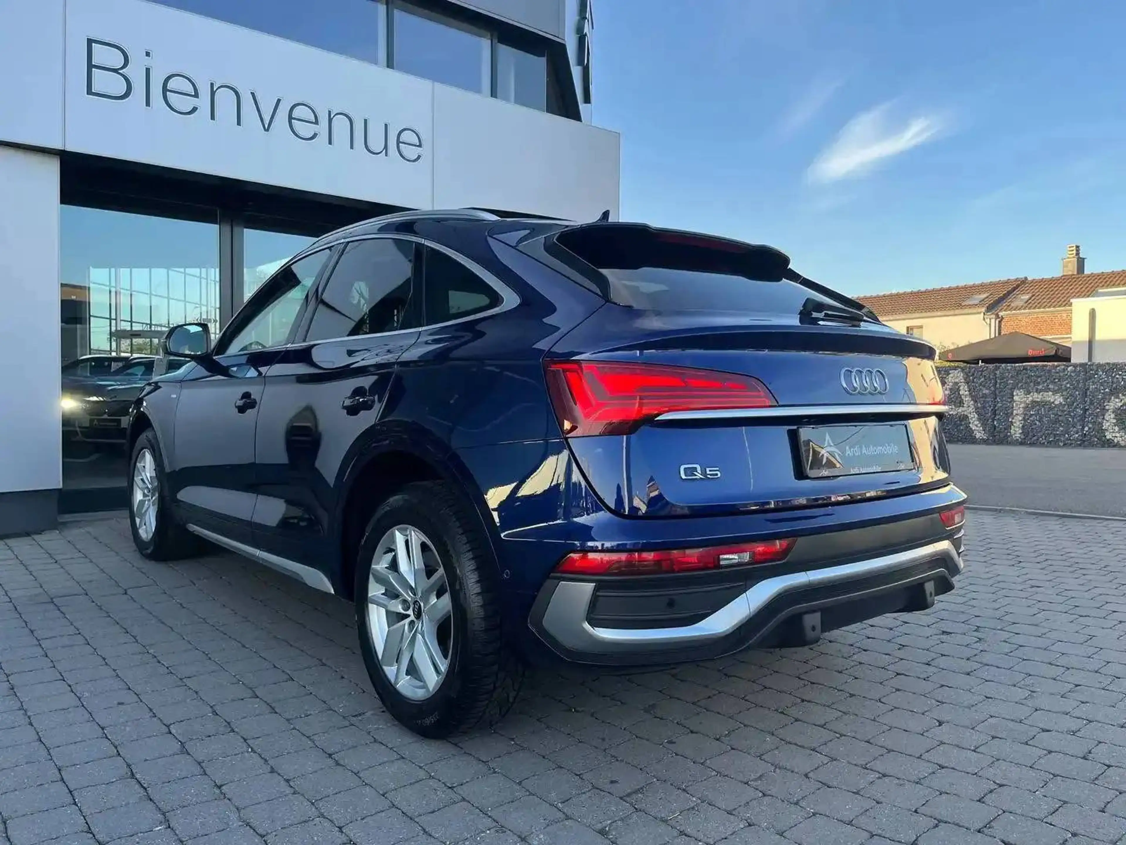 Audi Q5 2.0L TDi S tronic S-Line *1ER PROP*GARANTIE*LED AMBI*CAMERA 360* — photo 6