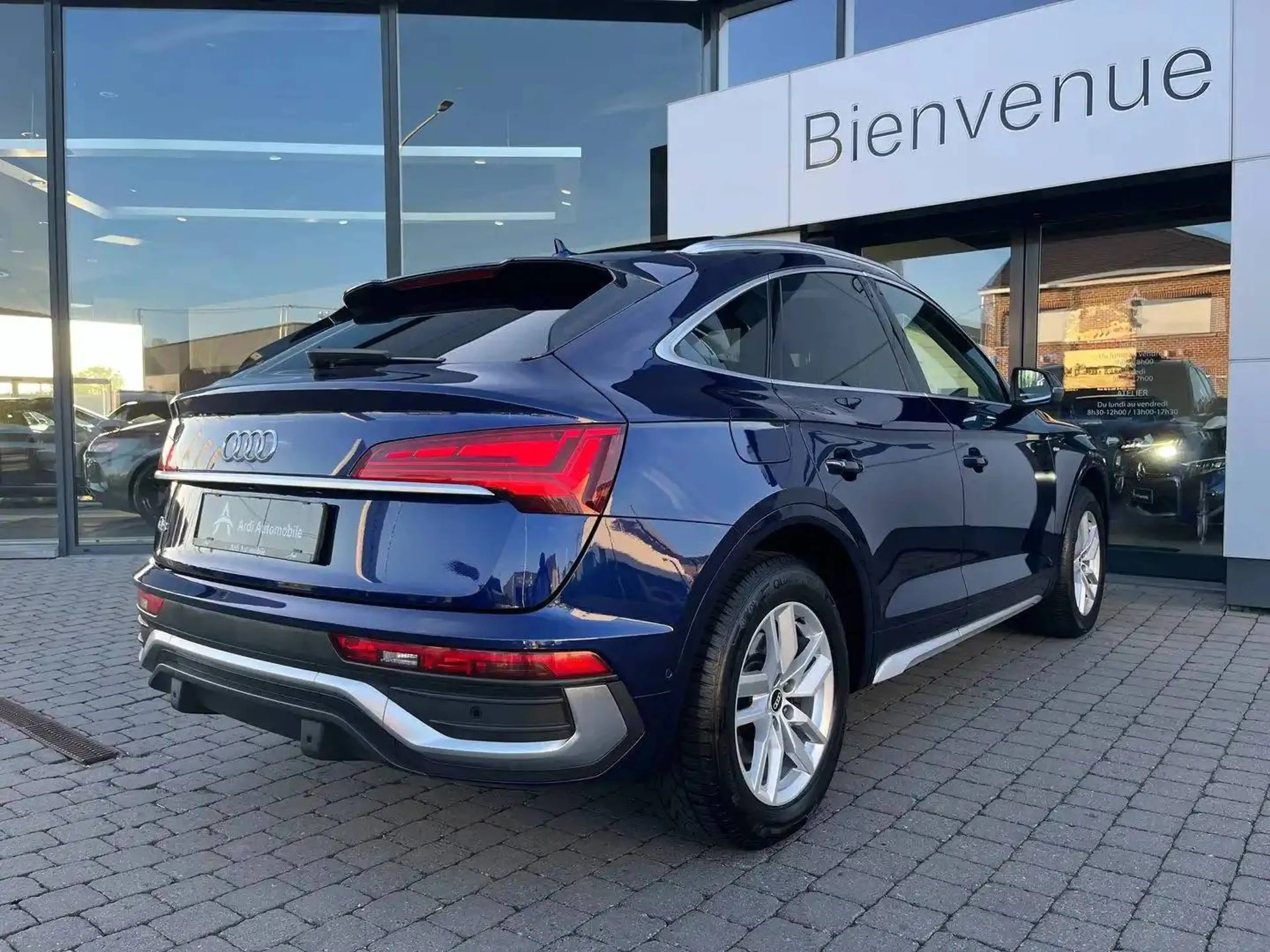 Audi Q5 2.0L TDi S tronic S-Line *1ER PROP*GARANTIE*LED AMBI*CAMERA 360* — photo 4