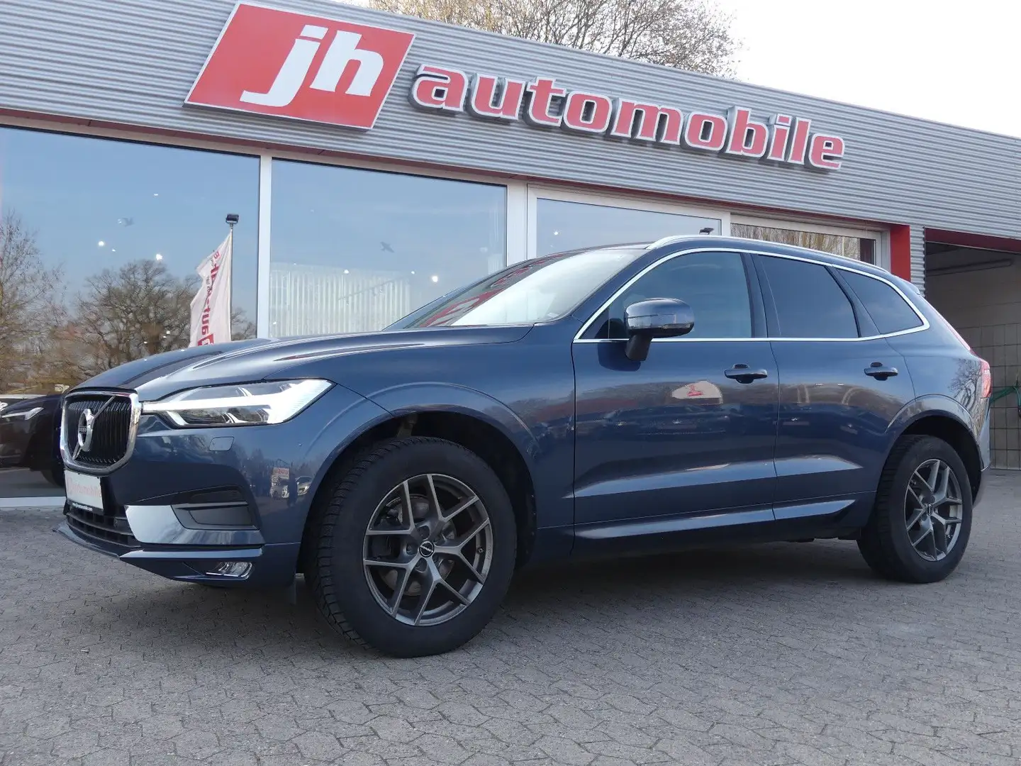 Volvo XC60 Momentum Pro 2WD ACC*Kamera*AHK*ab 249€ Blau - 1