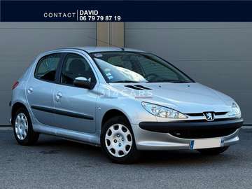 1.4i 75 cv - Boite auto - Clim