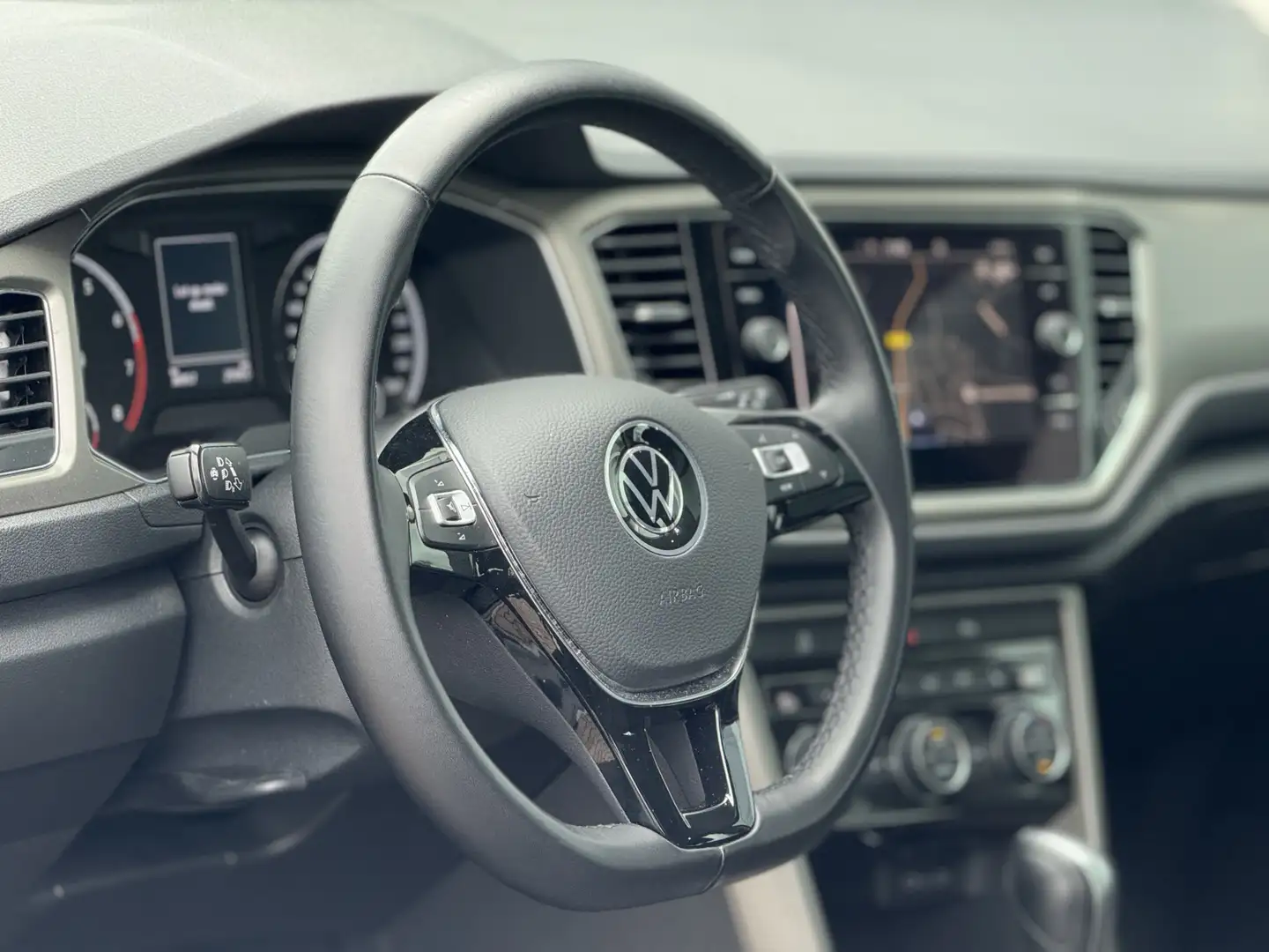 Volkswagen T-Roc 1.5 TSI Style | Pano | LED | Stoelverwarming | Nav Noir - 2