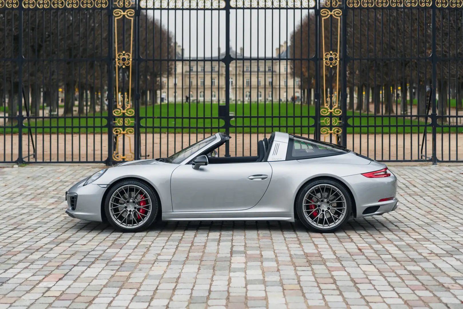 Porsche 991 Targa 4S PDK - 8 400 kms, first hand, many options Argento - 2