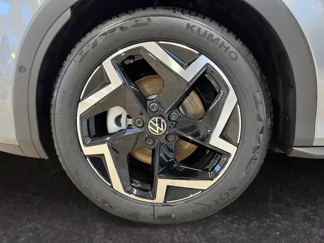Volkswagen T-Roc view 15