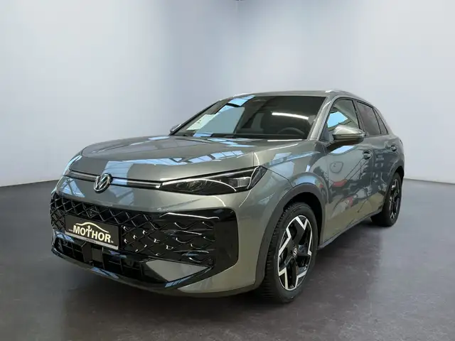 Volkswagen T-Roc view 2