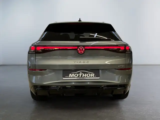 Volkswagen T-Roc view 5