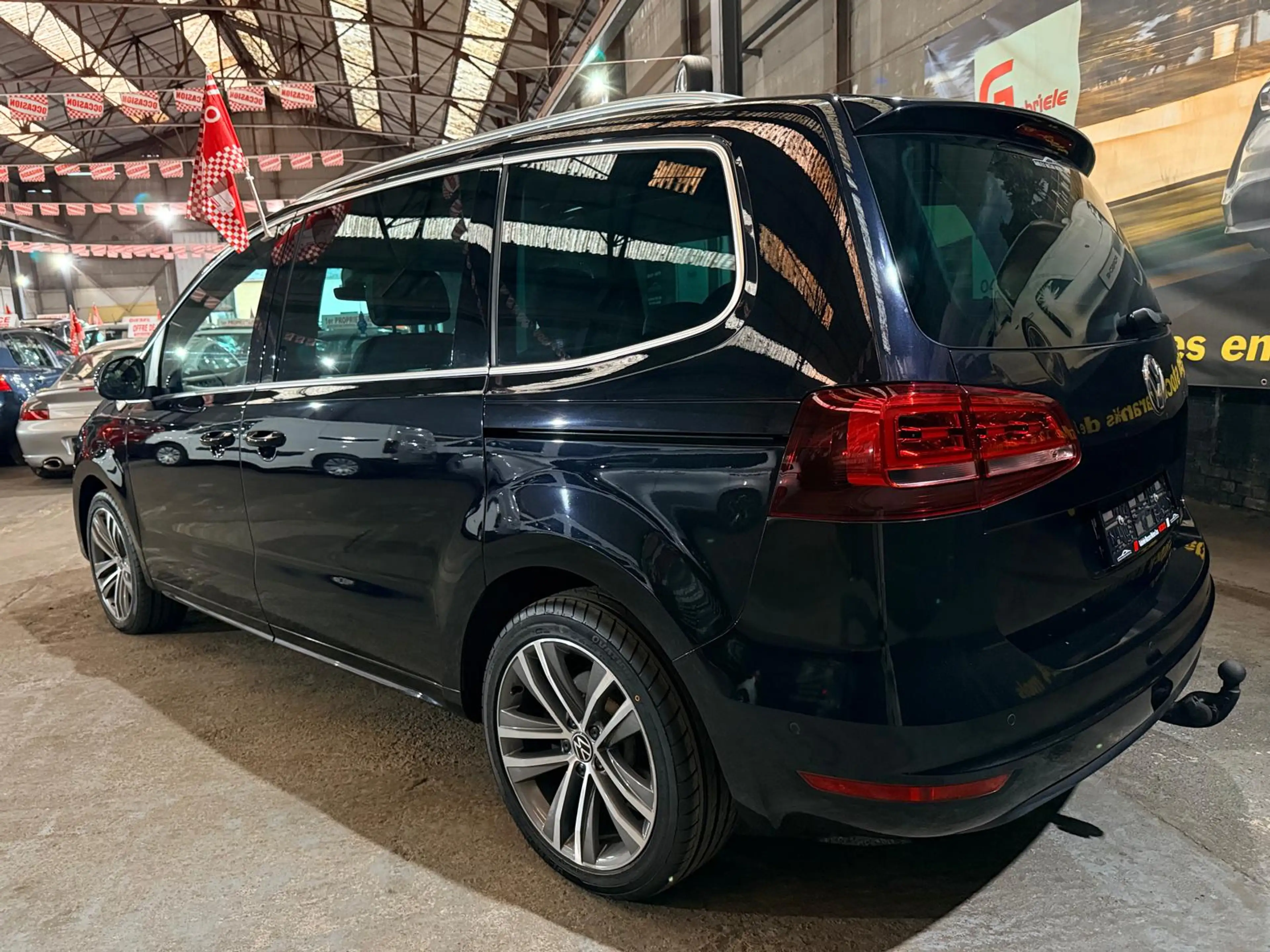 Volkswagen Sharan Sharan 1.4 TSI DSG Cuir Pano Xénon Caméra Attache remorque amovible — photo 5