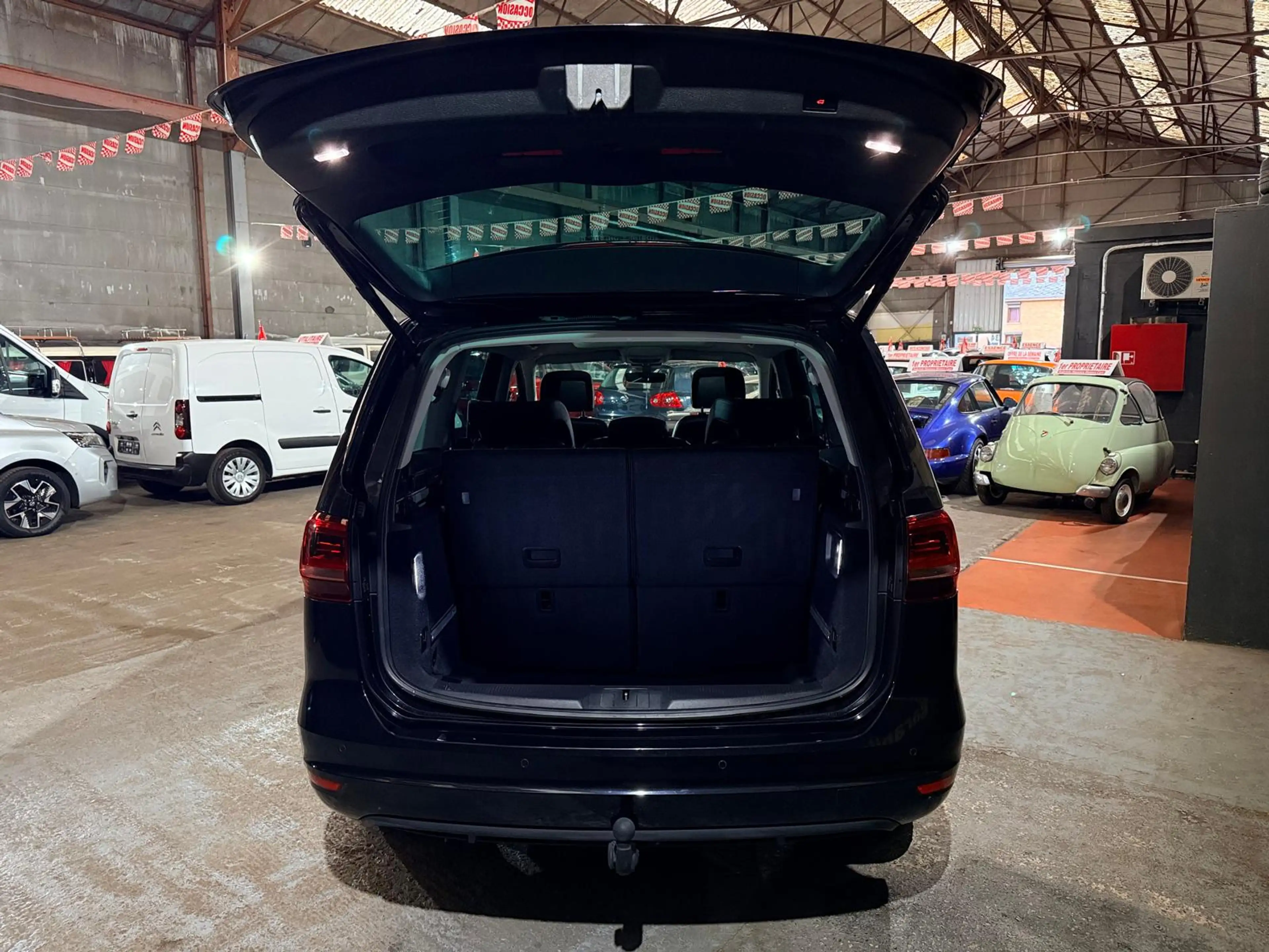 Volkswagen Sharan Sharan 1.4 TSI DSG Cuir Pano Xénon Caméra Attache remorque amovible — photo 8