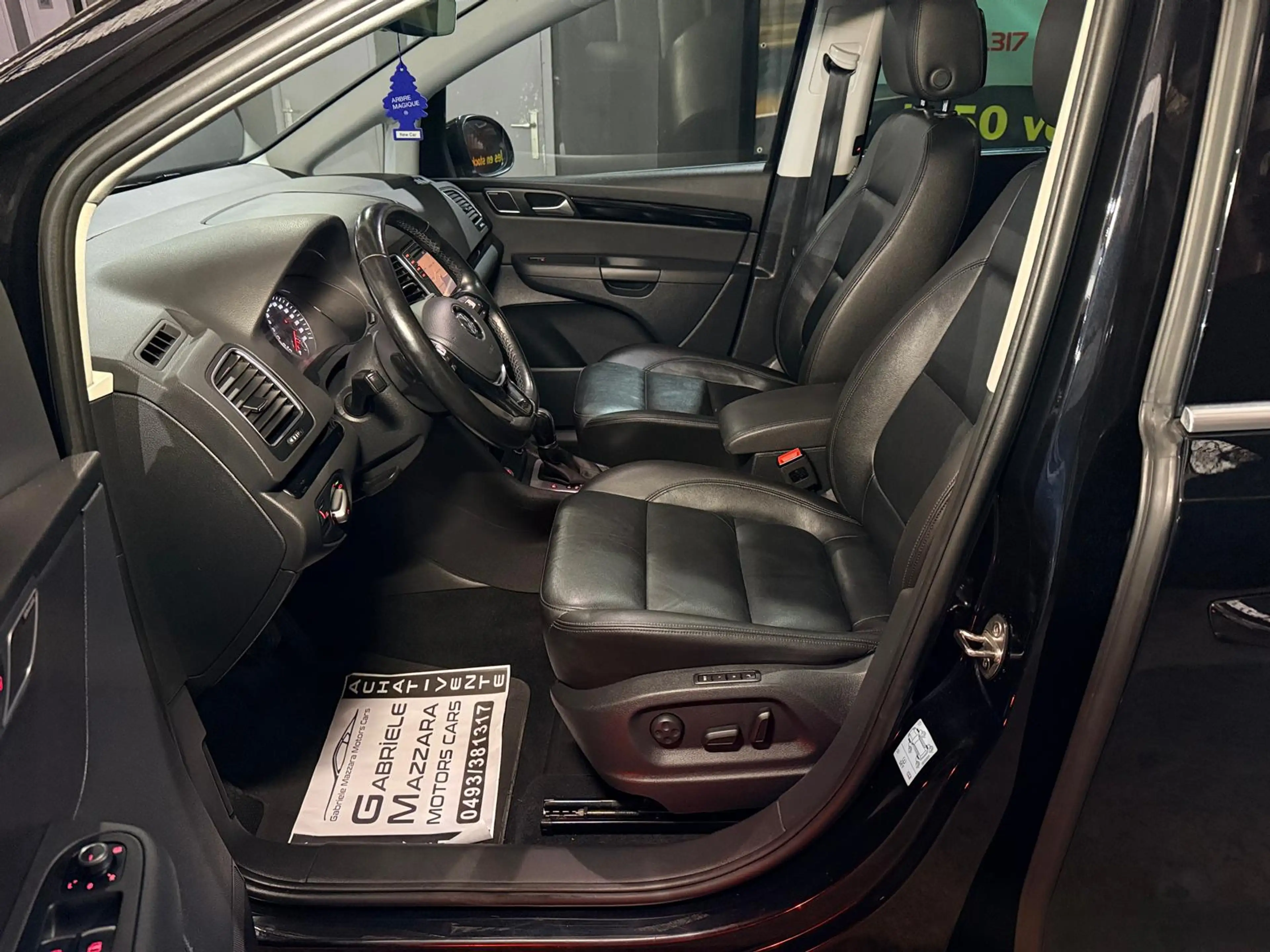 Volkswagen Sharan Sharan 1.4 TSI DSG Cuir Pano Xénon Caméra Attache remorque amovible — photo 15