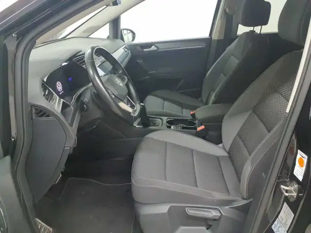Volkswagen Touran view 8