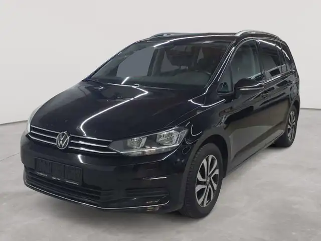 Volkswagen Touran view 2