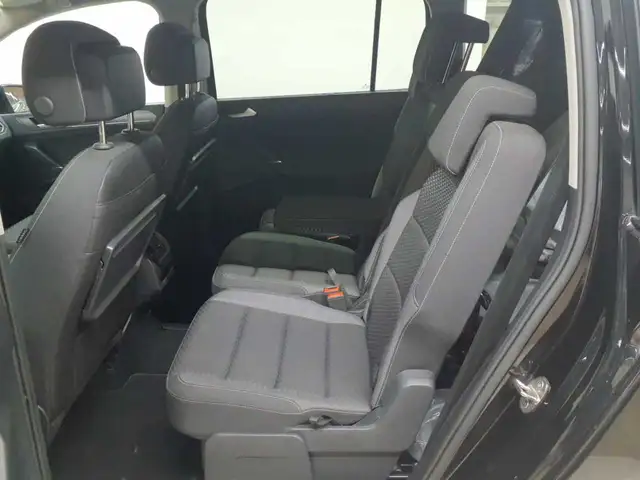 Volkswagen Touran view 14