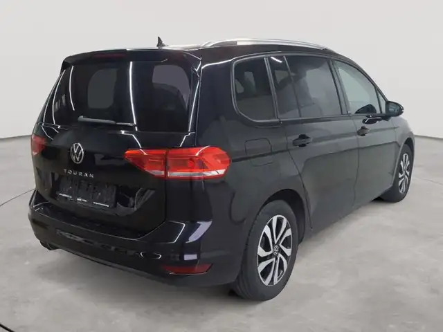 Volkswagen Touran view 4