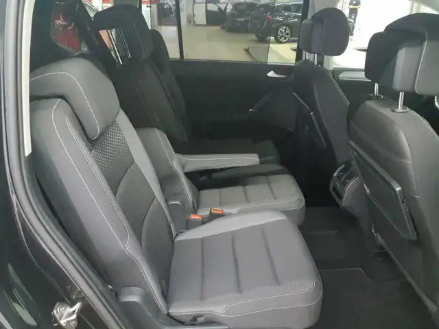 Volkswagen Touran view 13