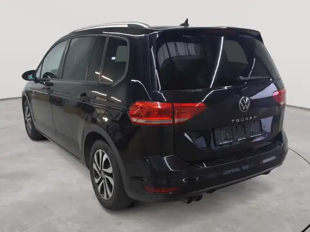 Volkswagen Touran view 5