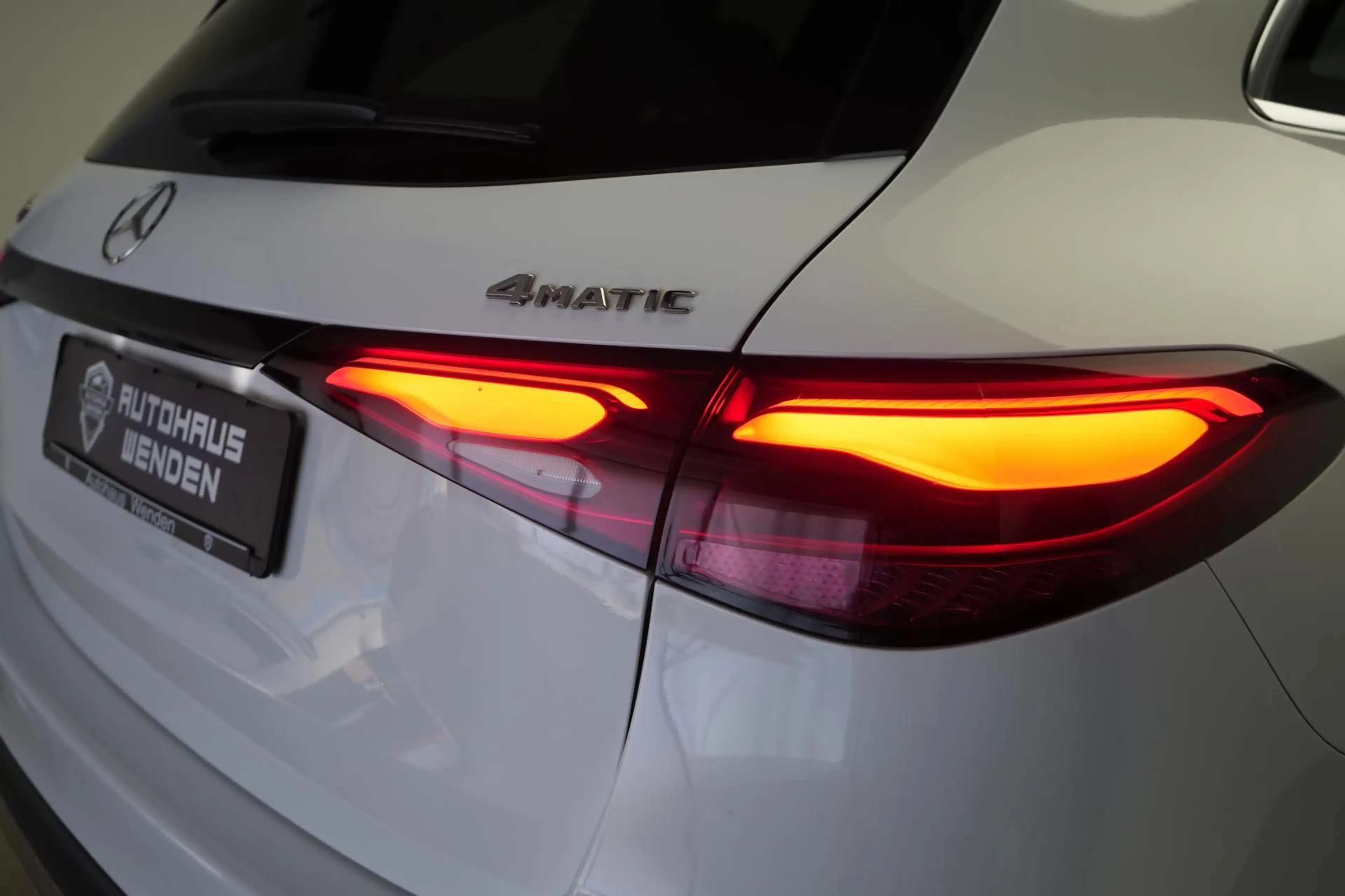 Mercedes-Benz GLC 300 4Matic AMG Distronic/Kamera/Lane/Side/AH — photo 11