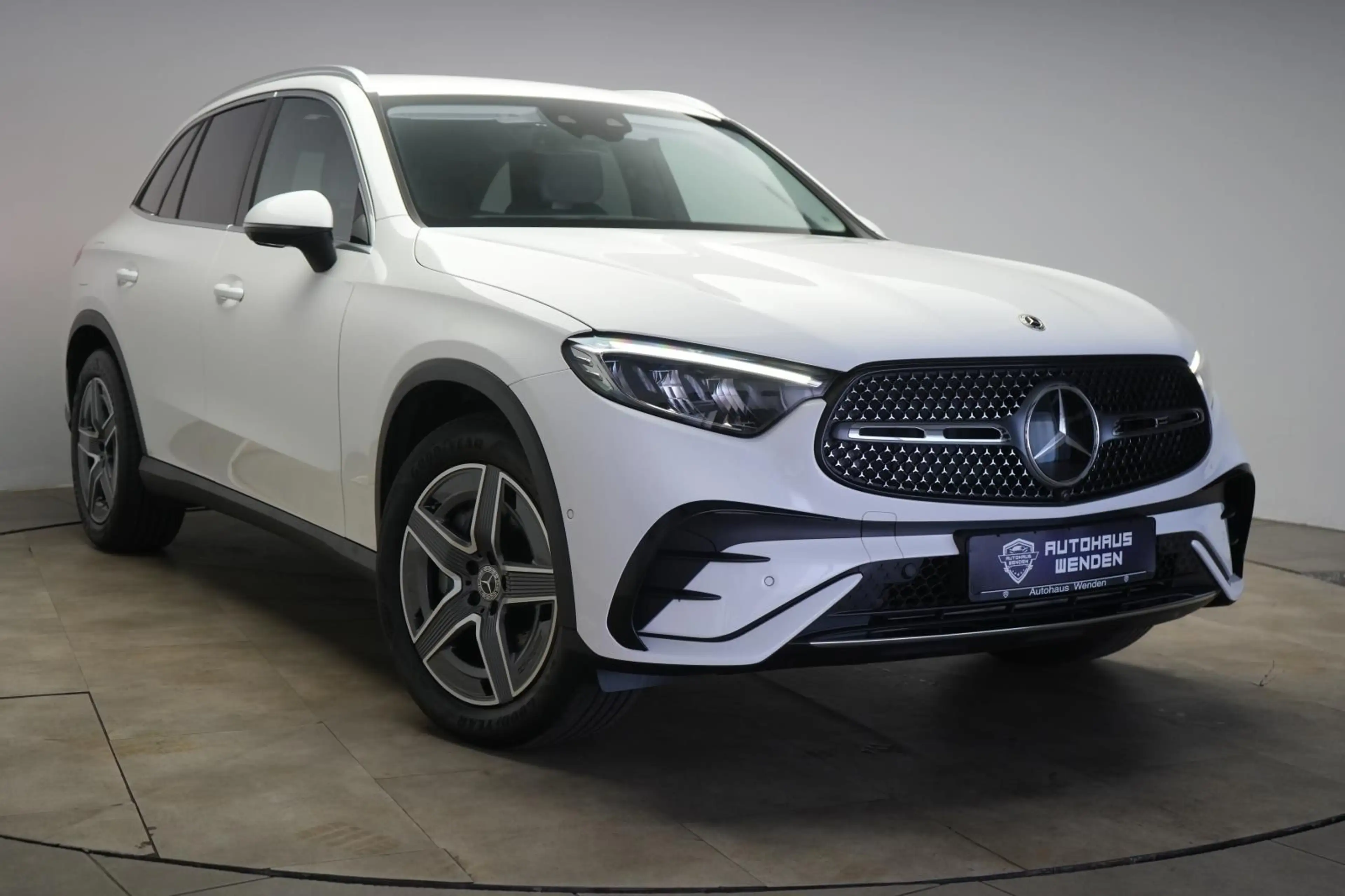Mercedes-Benz GLC 300 4Matic AMG Distronic/Kamera/Lane/Side/AH