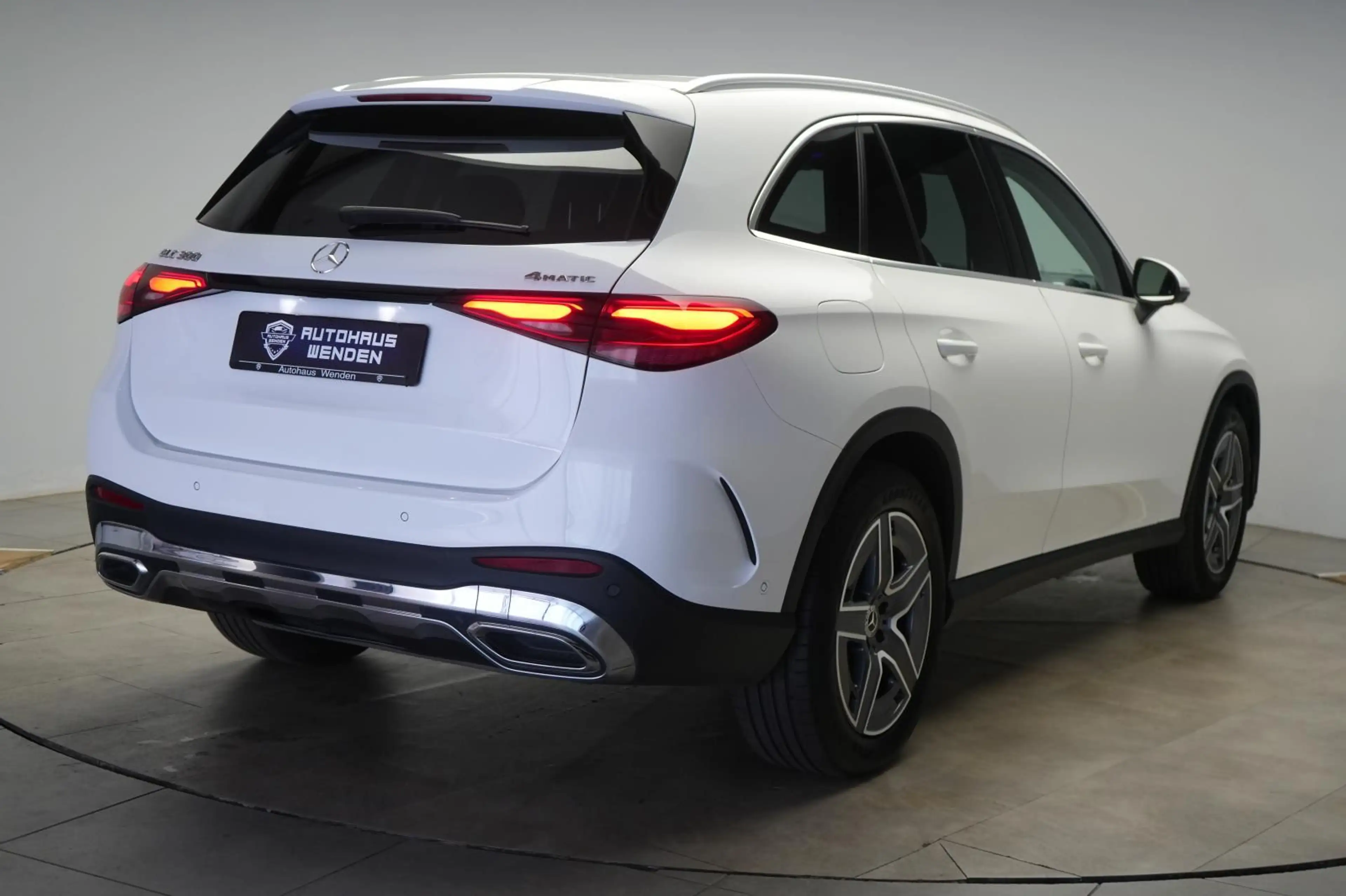 Mercedes-Benz GLC 300 4Matic AMG Distronic/Kamera/Lane/Side/AH — photo 6