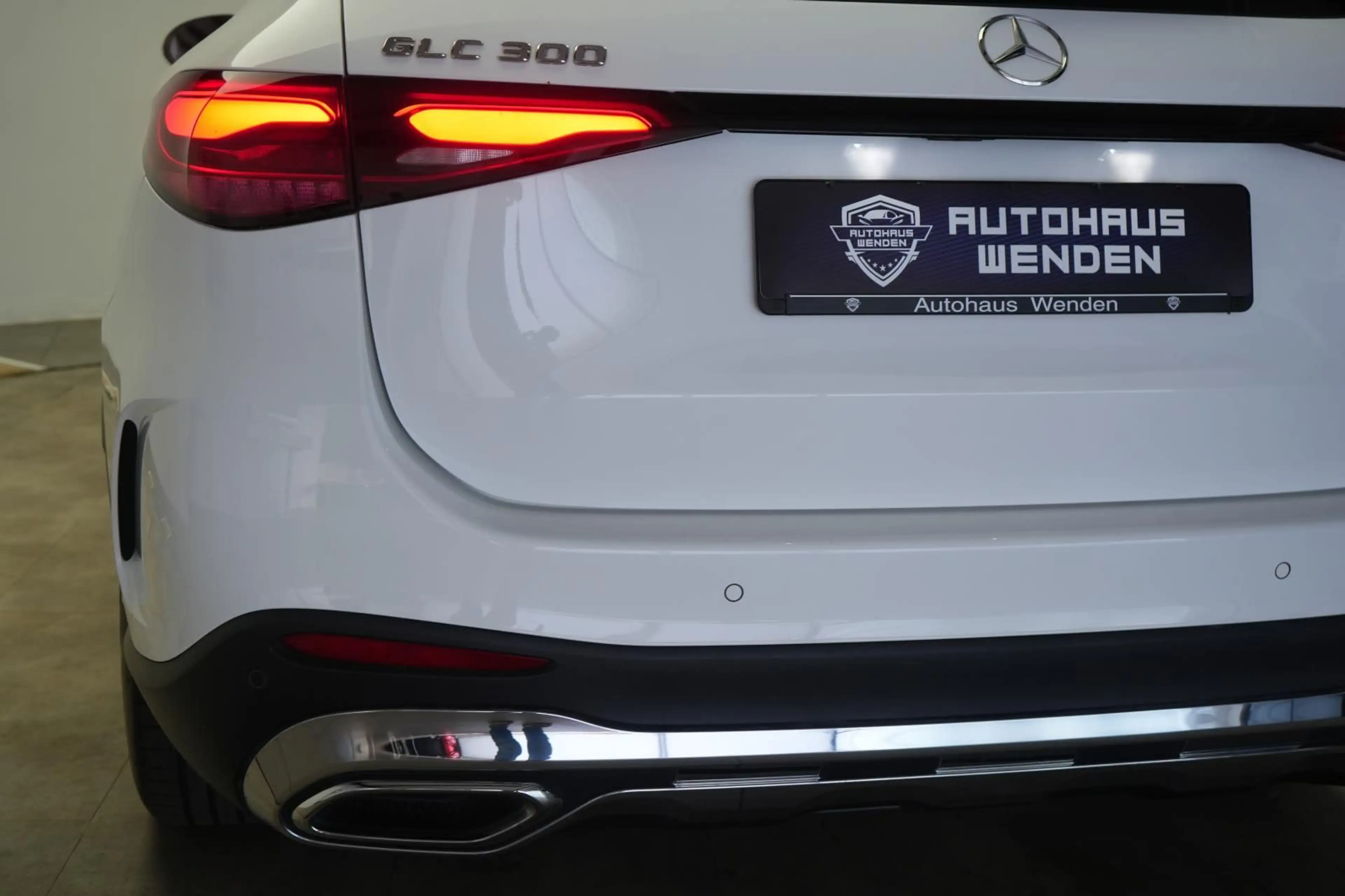 Mercedes-Benz GLC 300 4Matic AMG Distronic/Kamera/Lane/Side/AH — photo 9