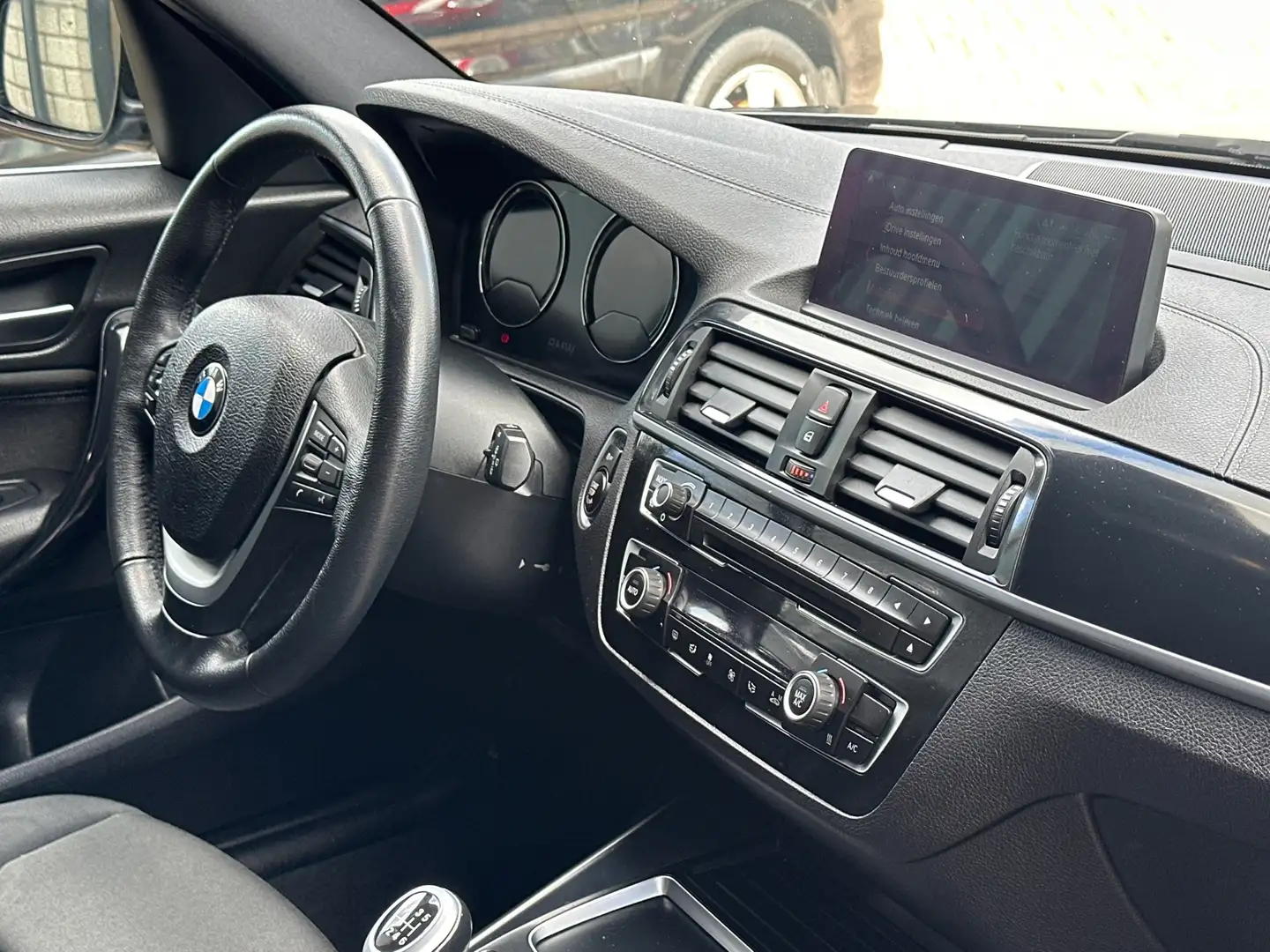 BMW 118 1-serie 118i Executive Cruise - Camera - Navigatie Grey - 2
