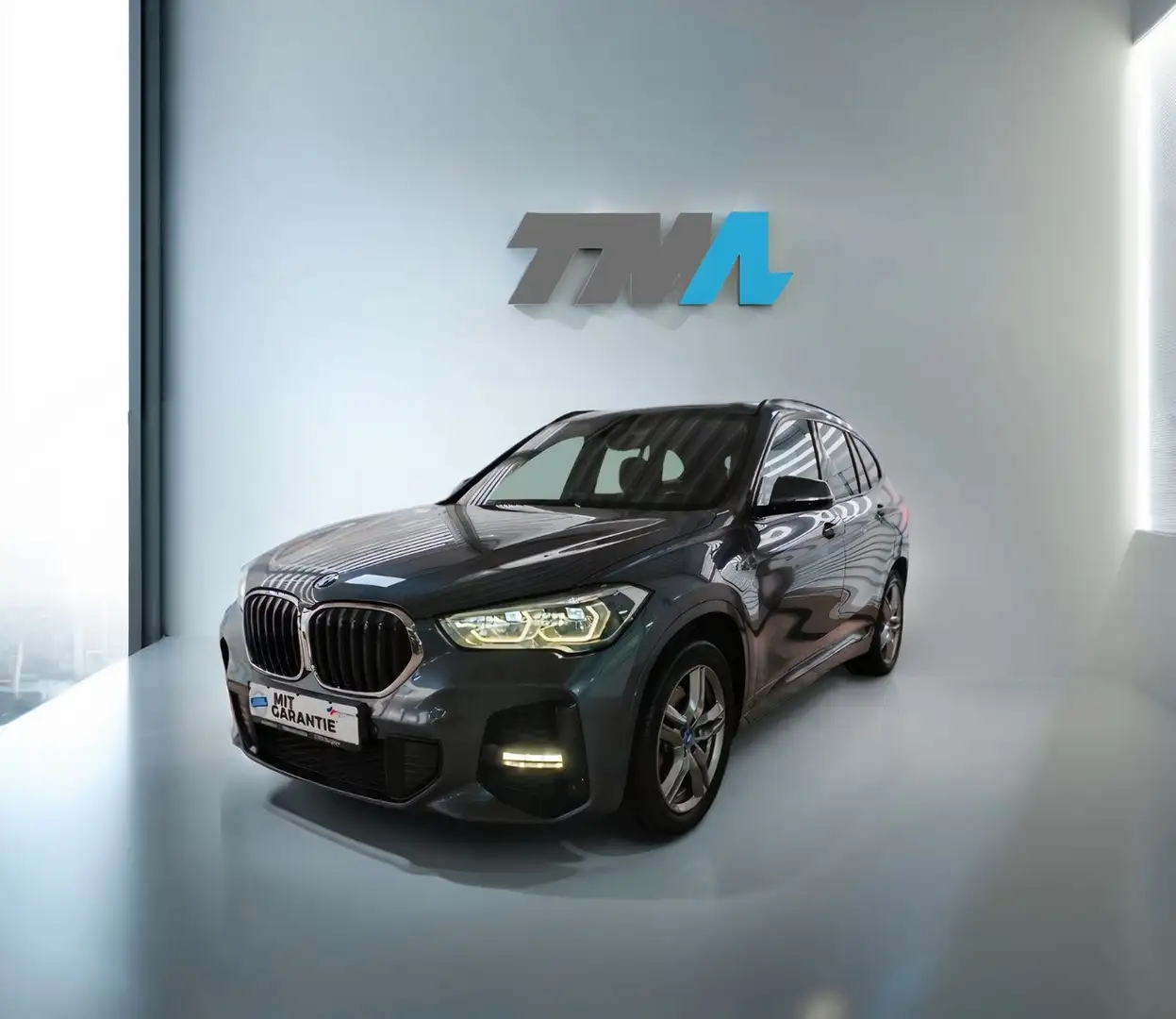 BMW X1 xDrive 25e M Sport KAM Komfortzug. HeadUp AHK Grau - 1