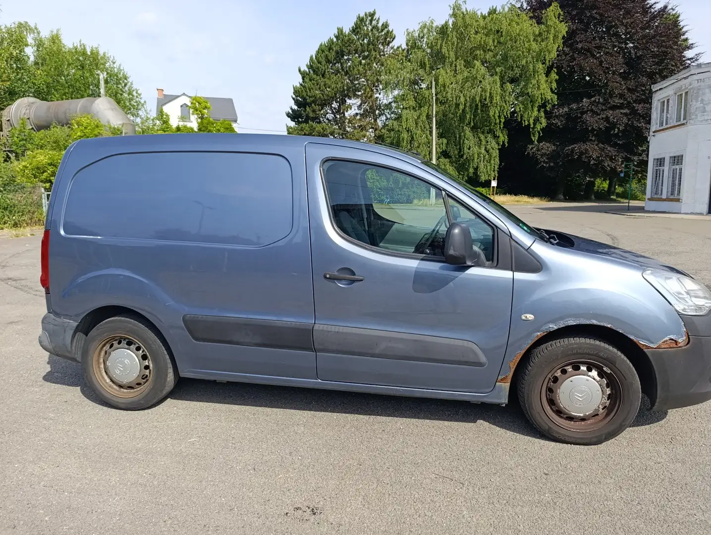 Citroen Berlingo 1.6 HDi 90 ch utilitaire - 2