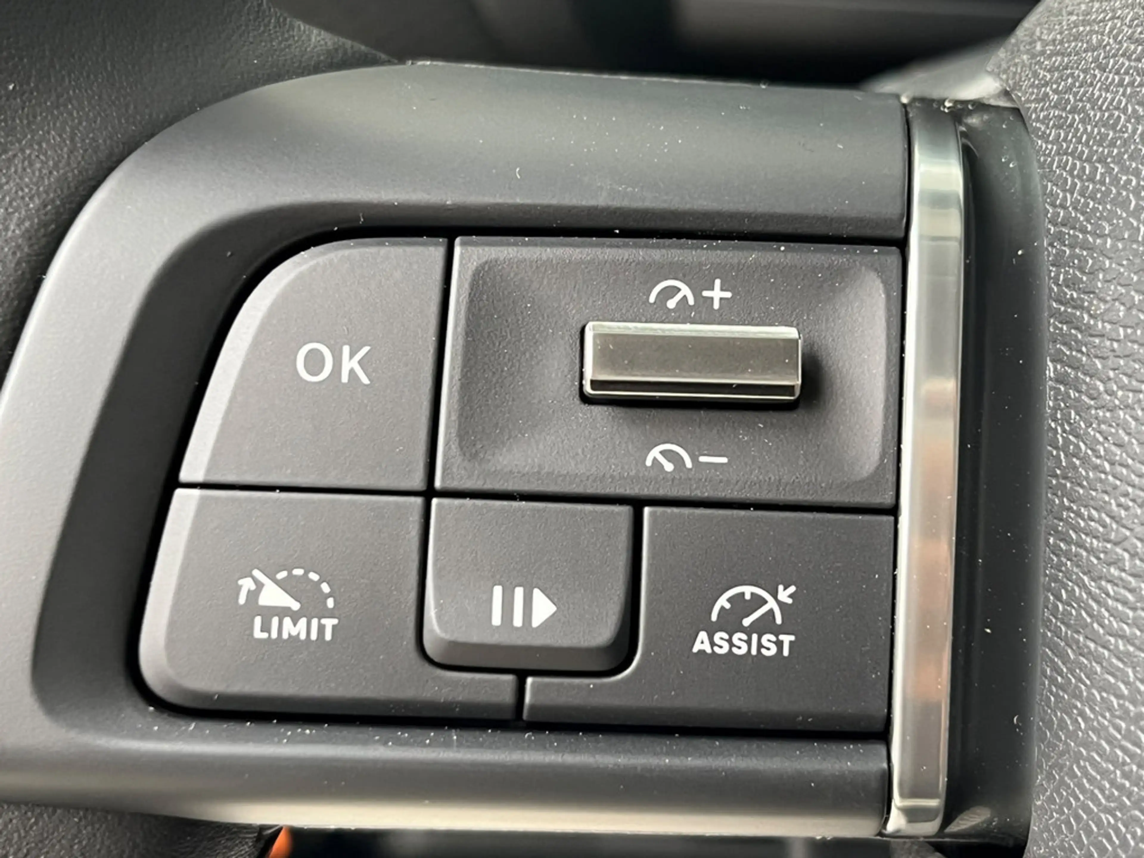 Citroen C4 Lim. 1.2 Plus — photo 11