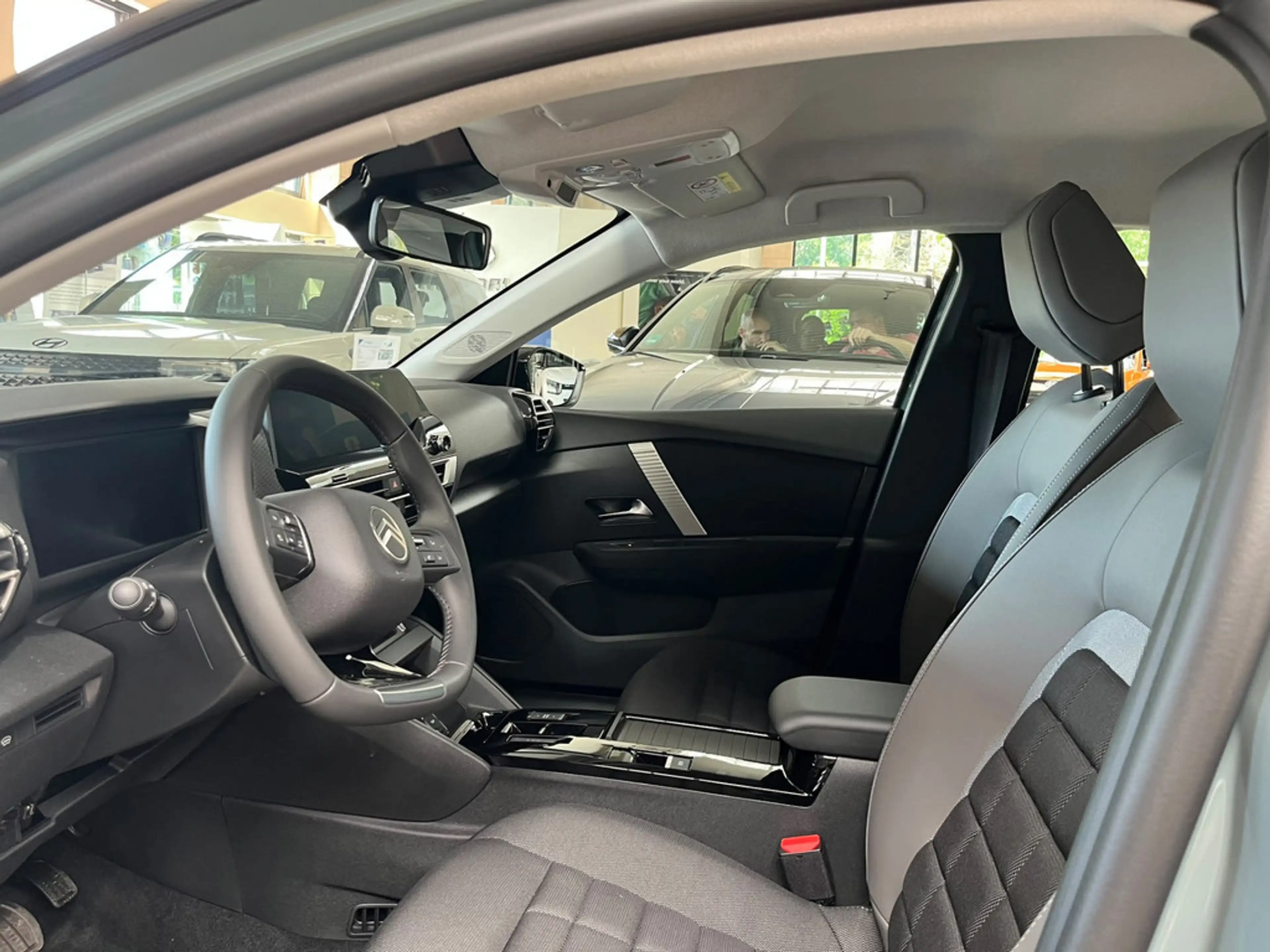 Citroen C4 Lim. 1.2 Plus — photo 6