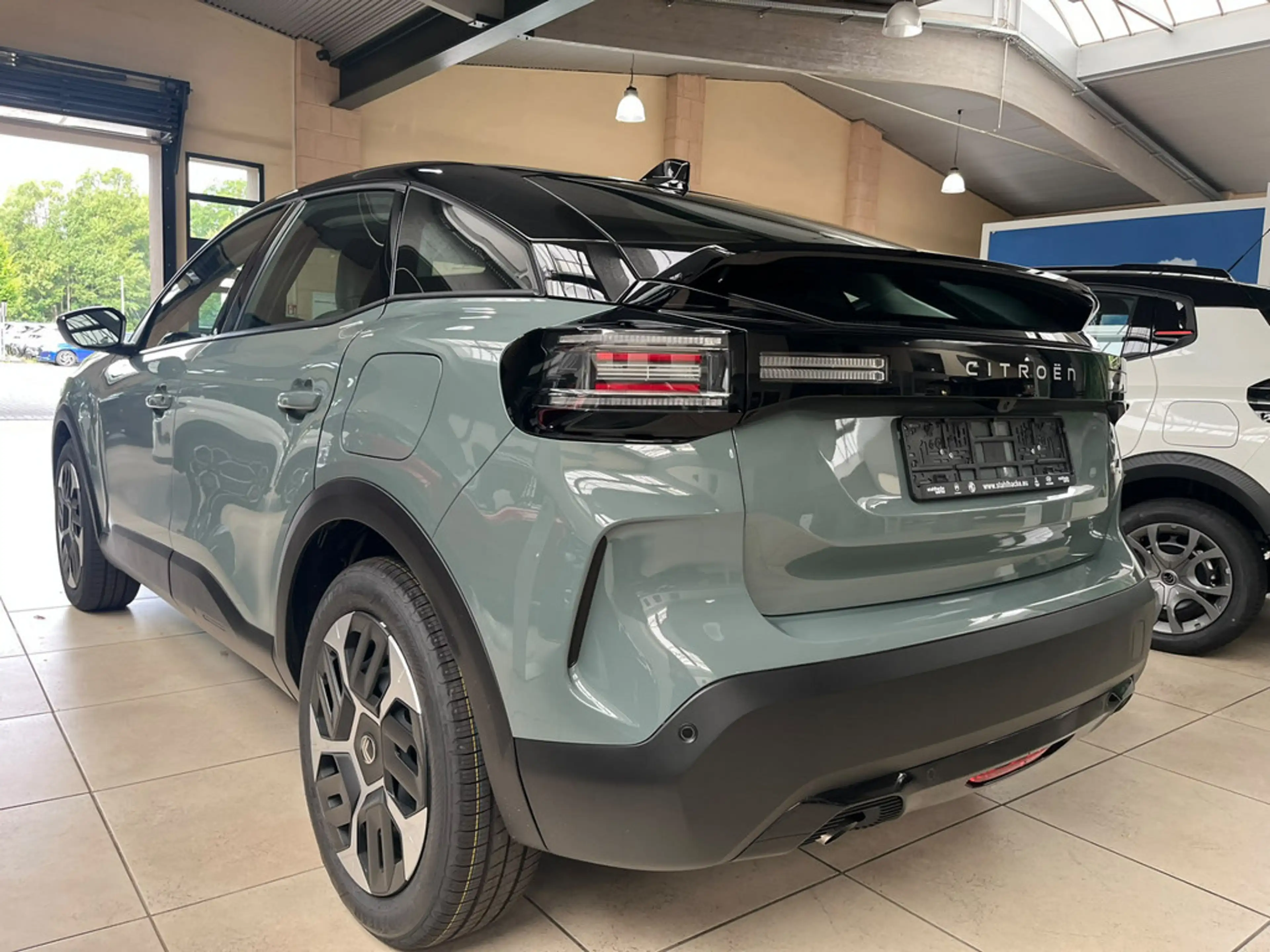 Citroen C4 Lim. 1.2 Plus — photo 5
