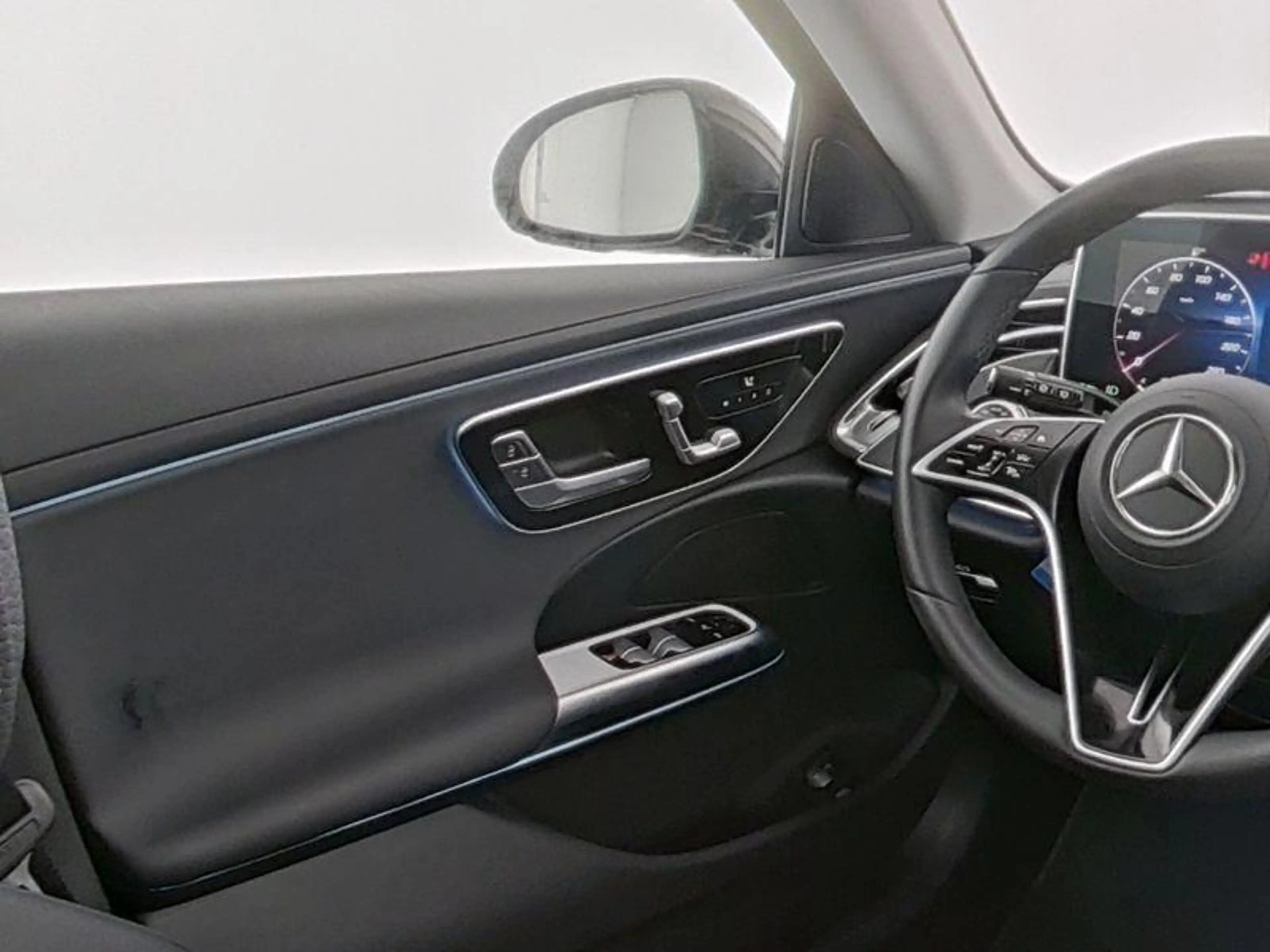 Mercedes-Benz E 300 e Break Luxury Line | Distronic | Smartphone Integ — photo 8