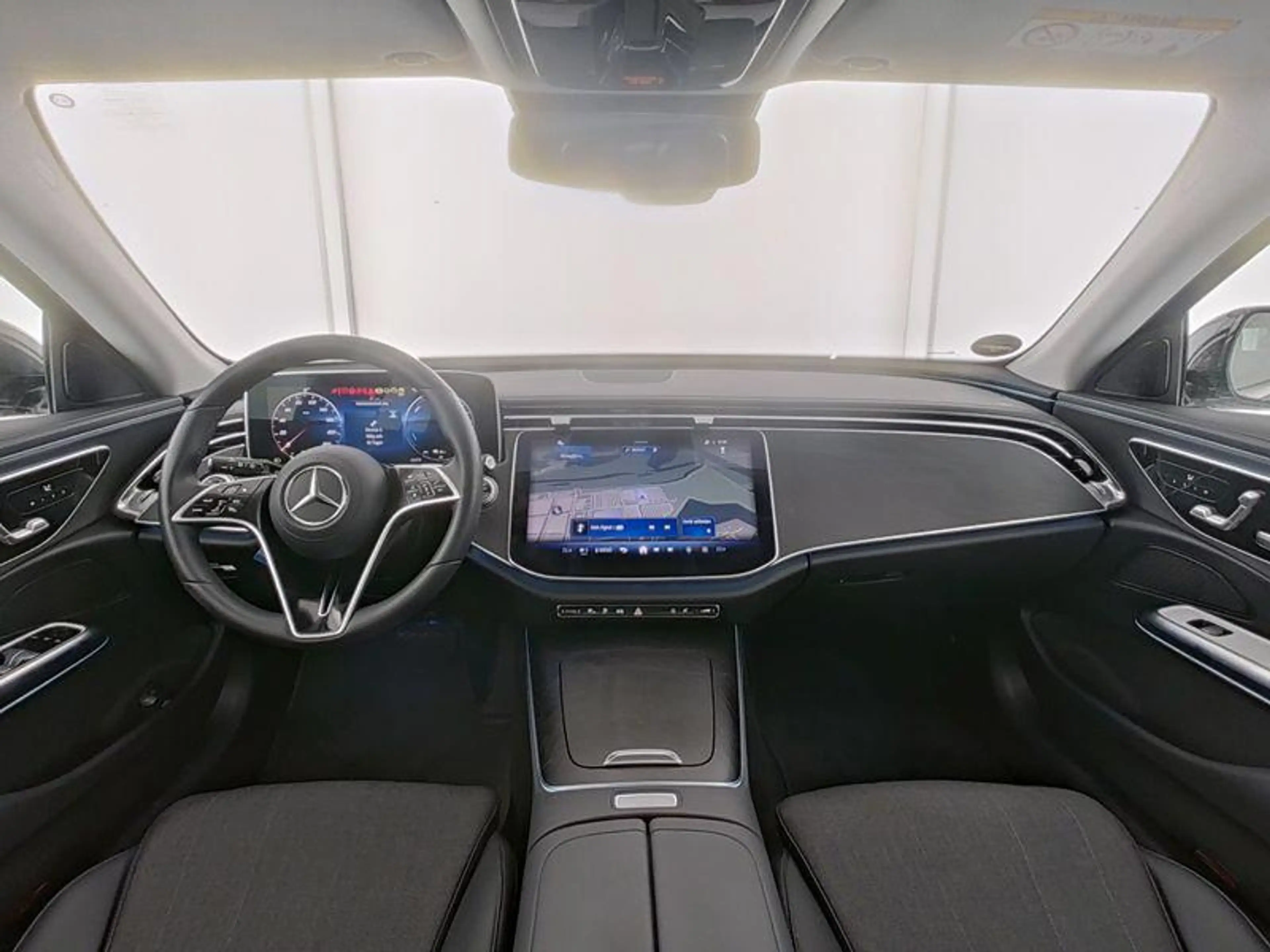 Mercedes-Benz E 300 e Break Luxury Line | Distronic | Smartphone Integ — photo 6