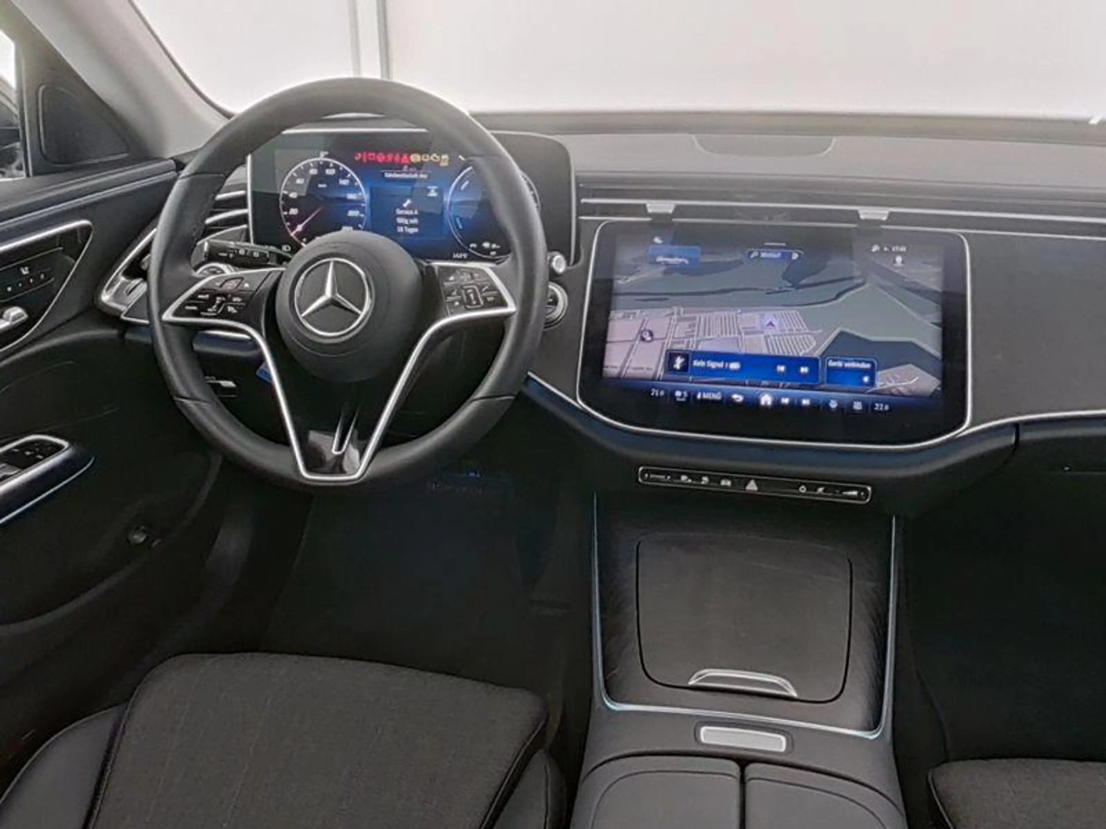 Mercedes-Benz E 300 e Break Luxury Line | Distronic | Smartphone Integ — photo 5