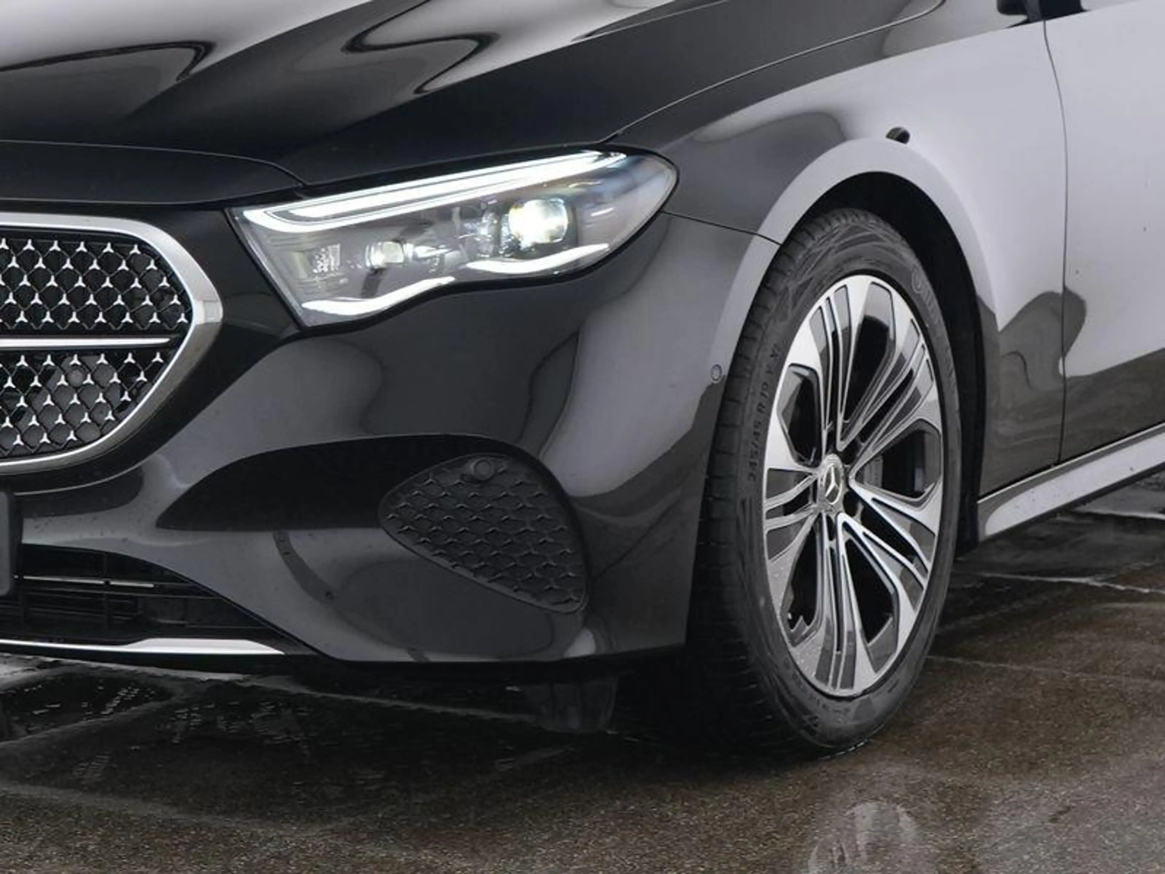 Mercedes-Benz E 300 e Break Luxury Line | Distronic | Smartphone Integ — photo 3