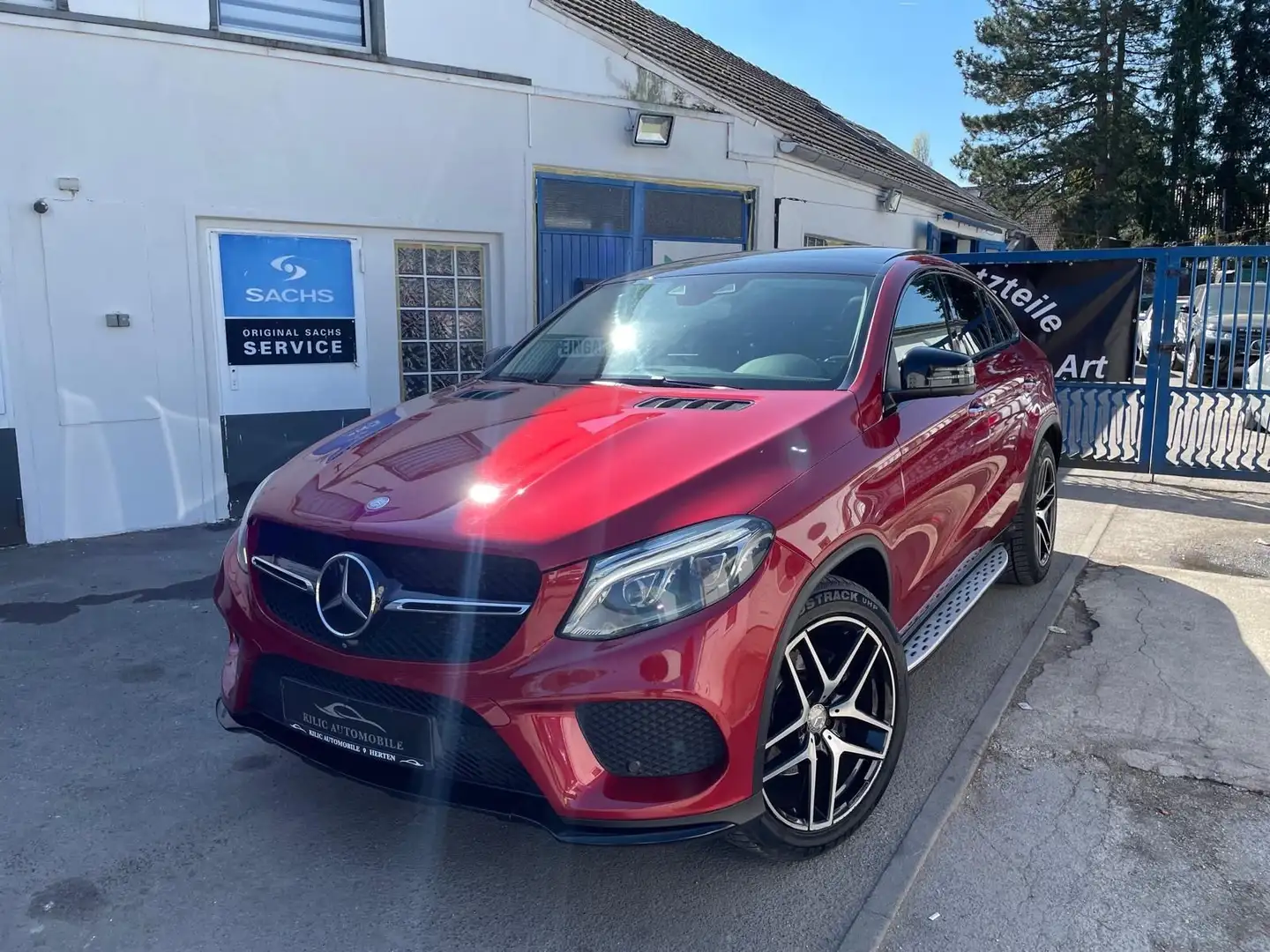 Mercedes-Benz GLE 350 d Coupe AMG Night Paket*Pano* 360°Kamera Червоний - 2