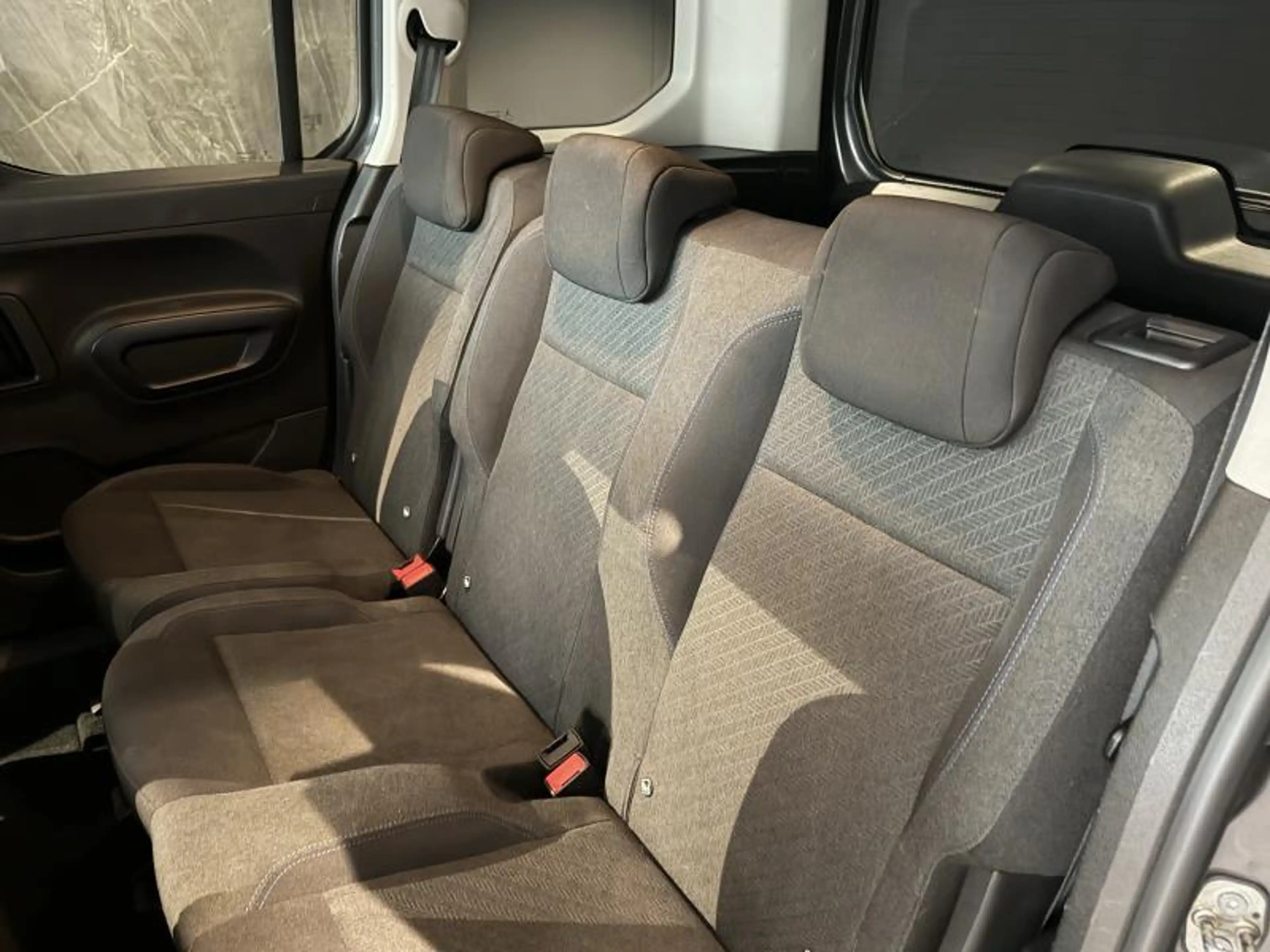 Peugeot Rifter BlueHDi 130 EAT8 — photo 7