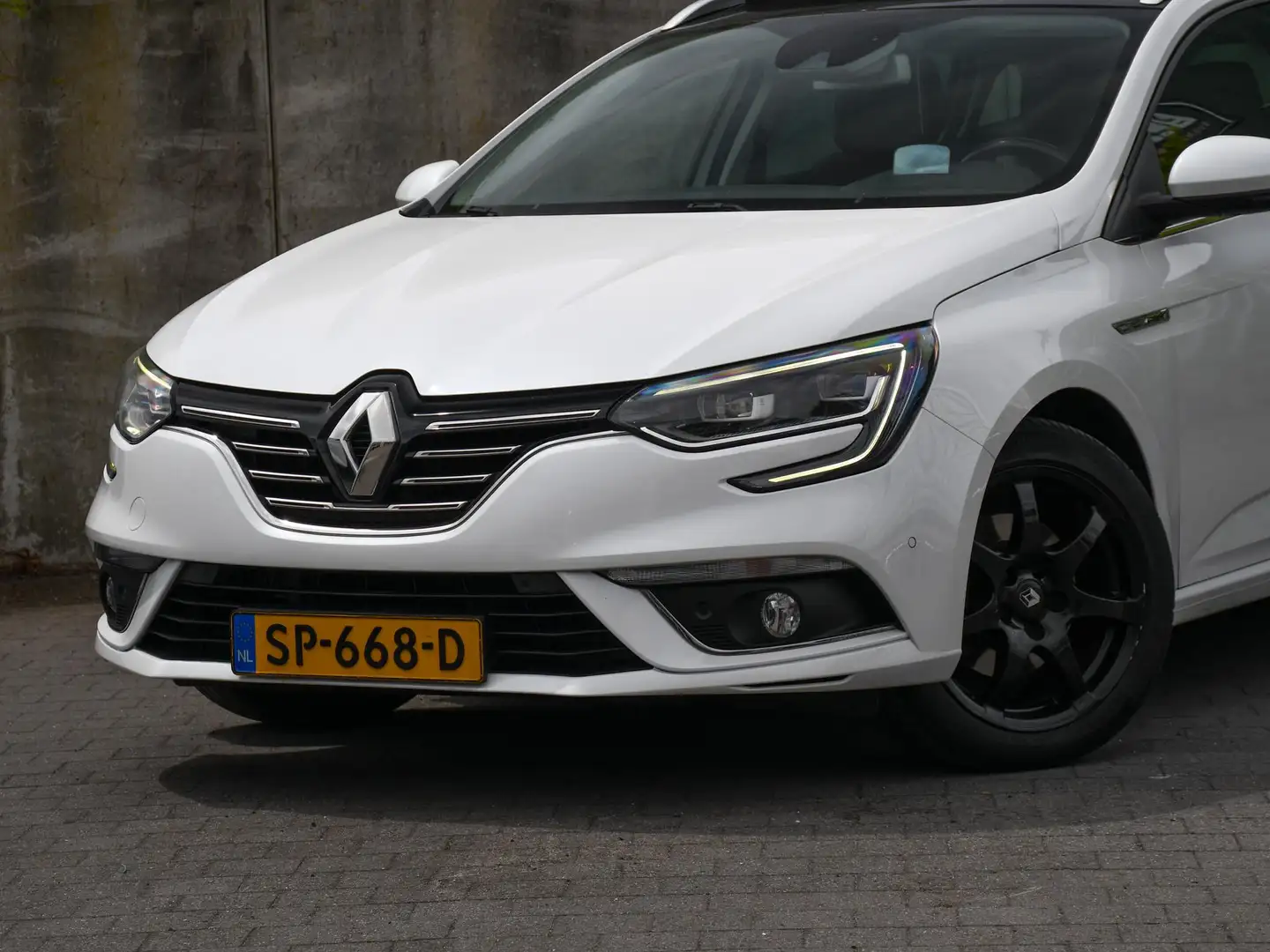 Renault Megane Estate Bose 1.3 TCe 163pk STOELVERWARMING | PANO-D Weiß - 2