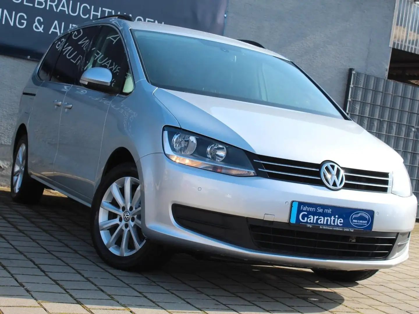 Volkswagen Sharan 2.0 TDI BlueMotion Technology Comfortline Gris - 2