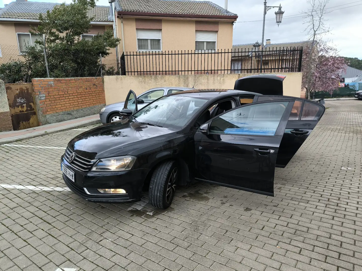 Volkswagen Passat 1.6TDI BlueMotion - 1