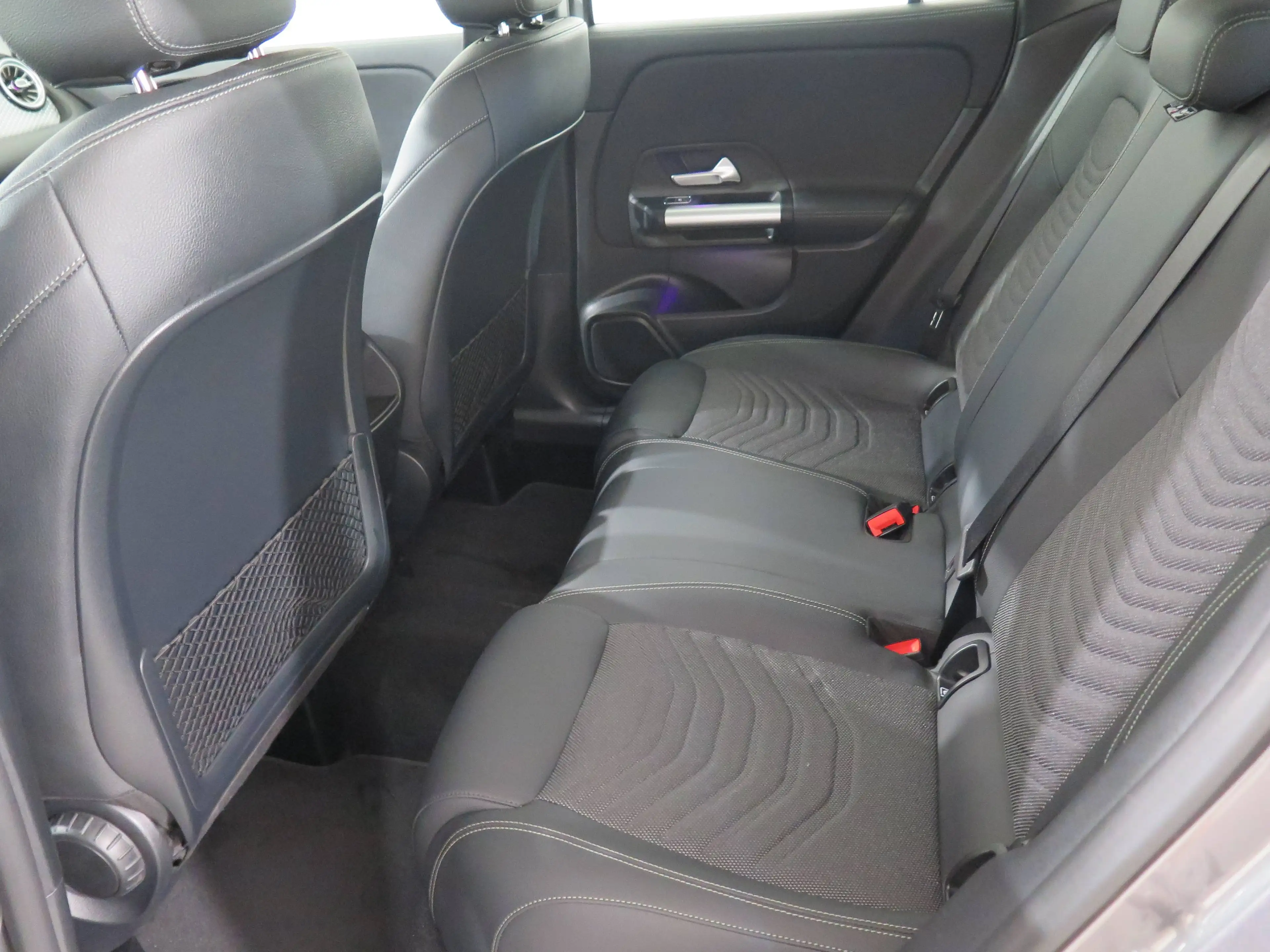 Mercedes-Benz GLA 220 GLA 220 4Matic Edition Progressive Line, Matrix — photo 15