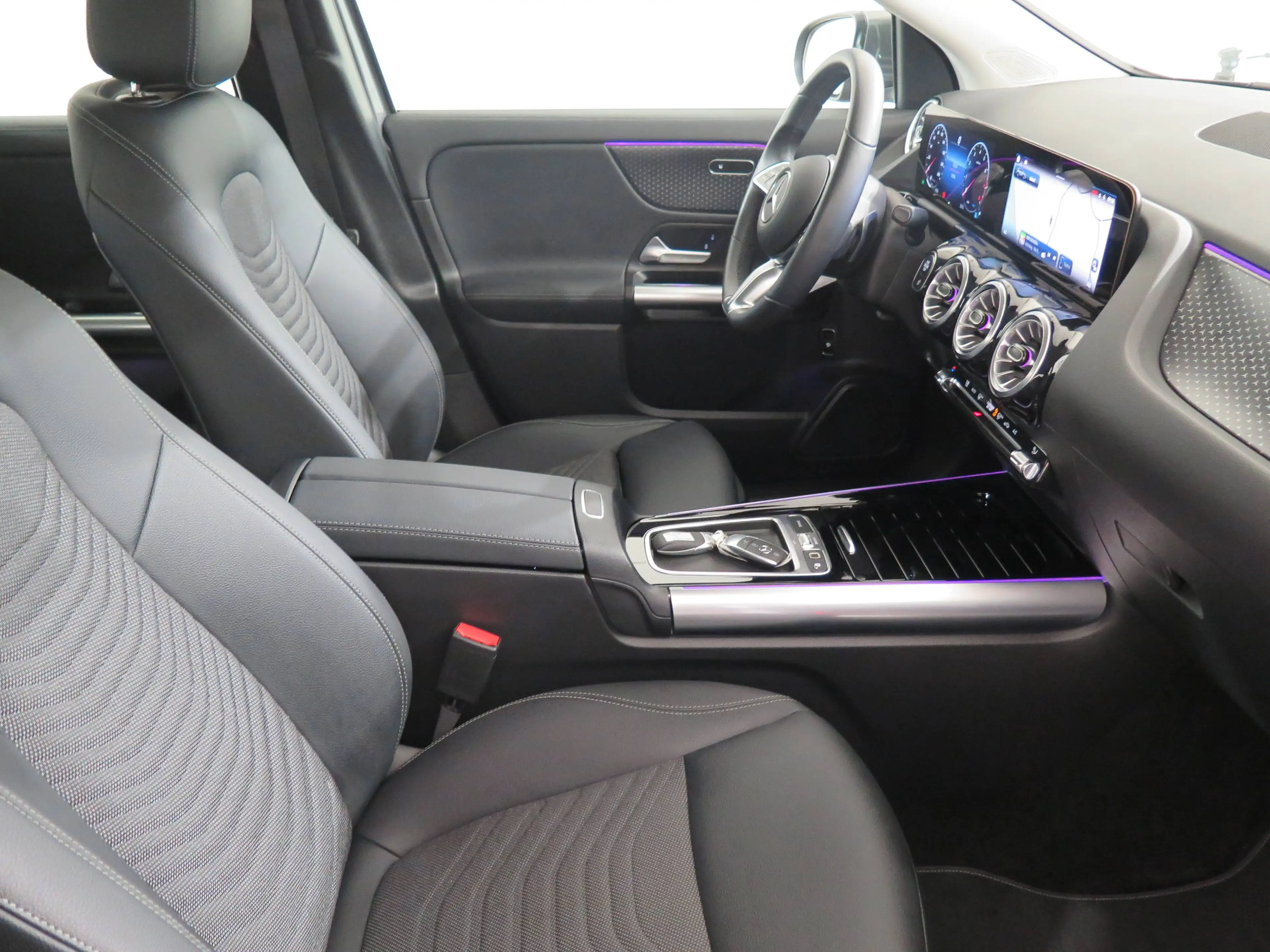 Mercedes-Benz GLA 220 GLA 220 4Matic Edition Progressive Line, Matrix — photo 12