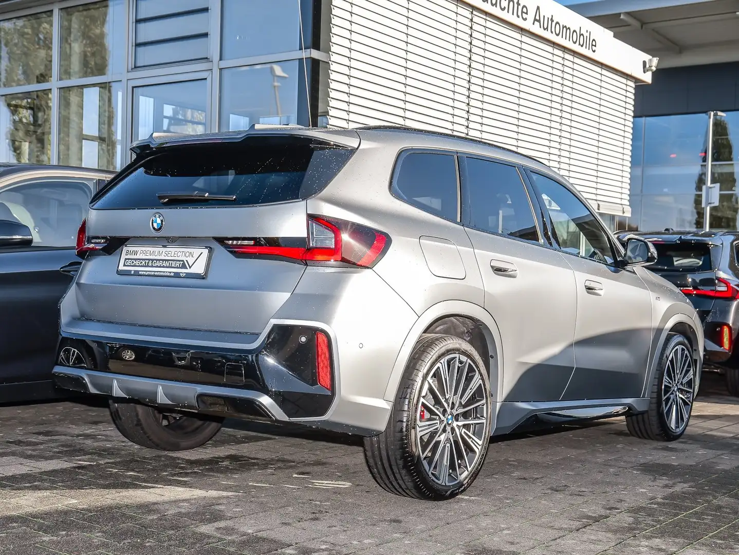 BMW X1 sDrive18i M Sport HUD PANO ACC RFK NAVI LED Grau - 2