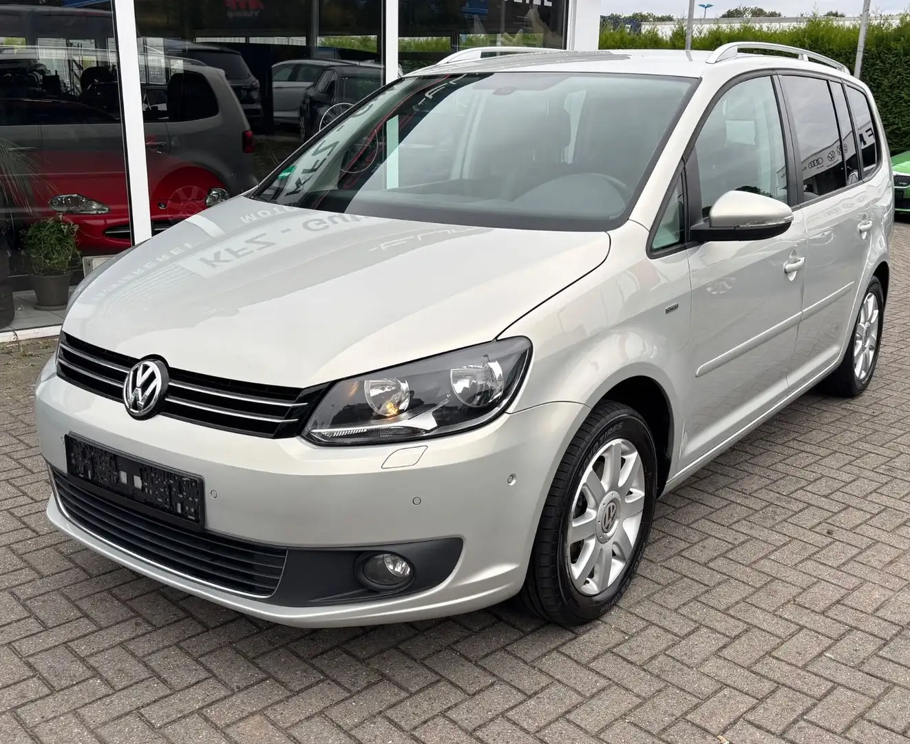 Volkswagen Touran Life Gold - 1