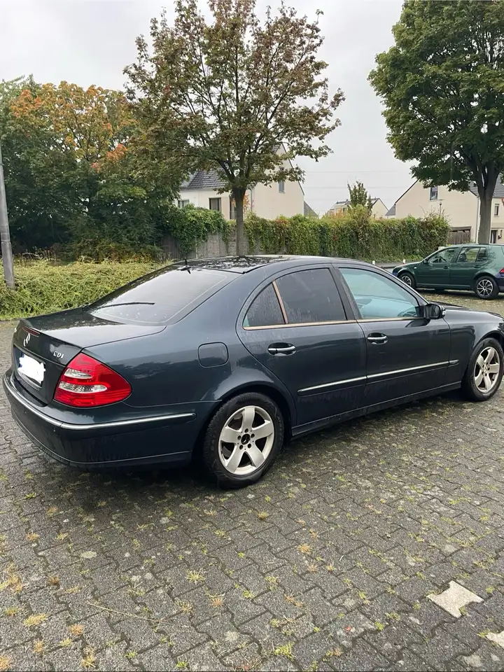 Mercedes-Benz E 270