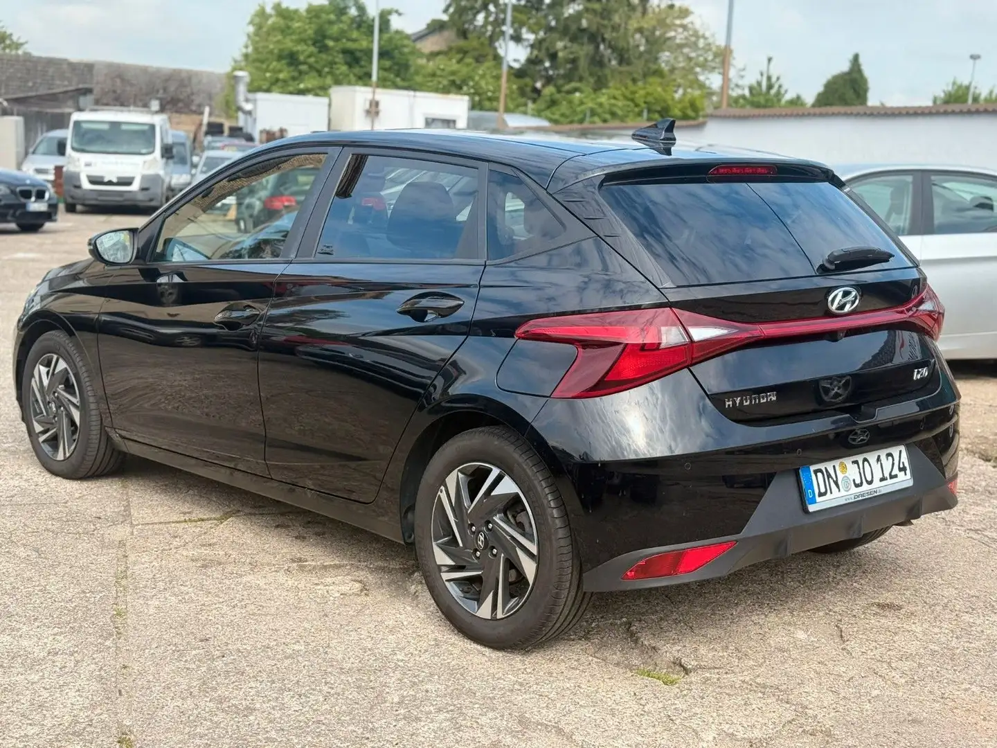 Hyundai i20 Trend *AUTOMATIK*GARANTIE*APPLE*KMERA*SHZ Schwarz - 2