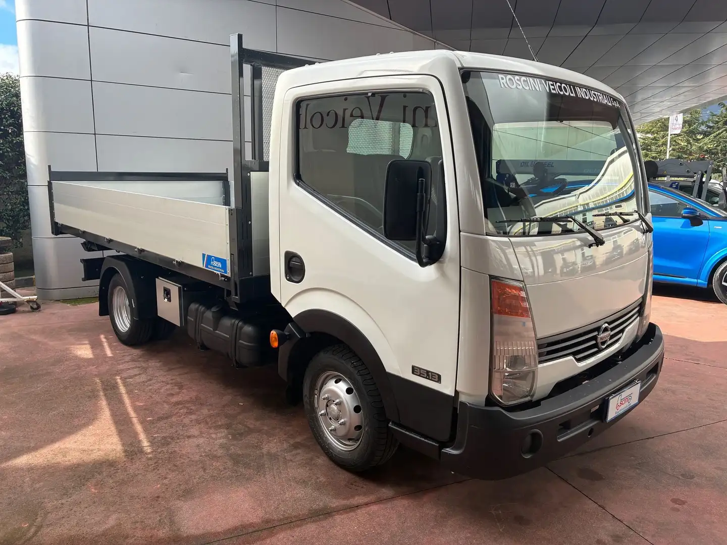 Nissan Cabstar Blanco - 1