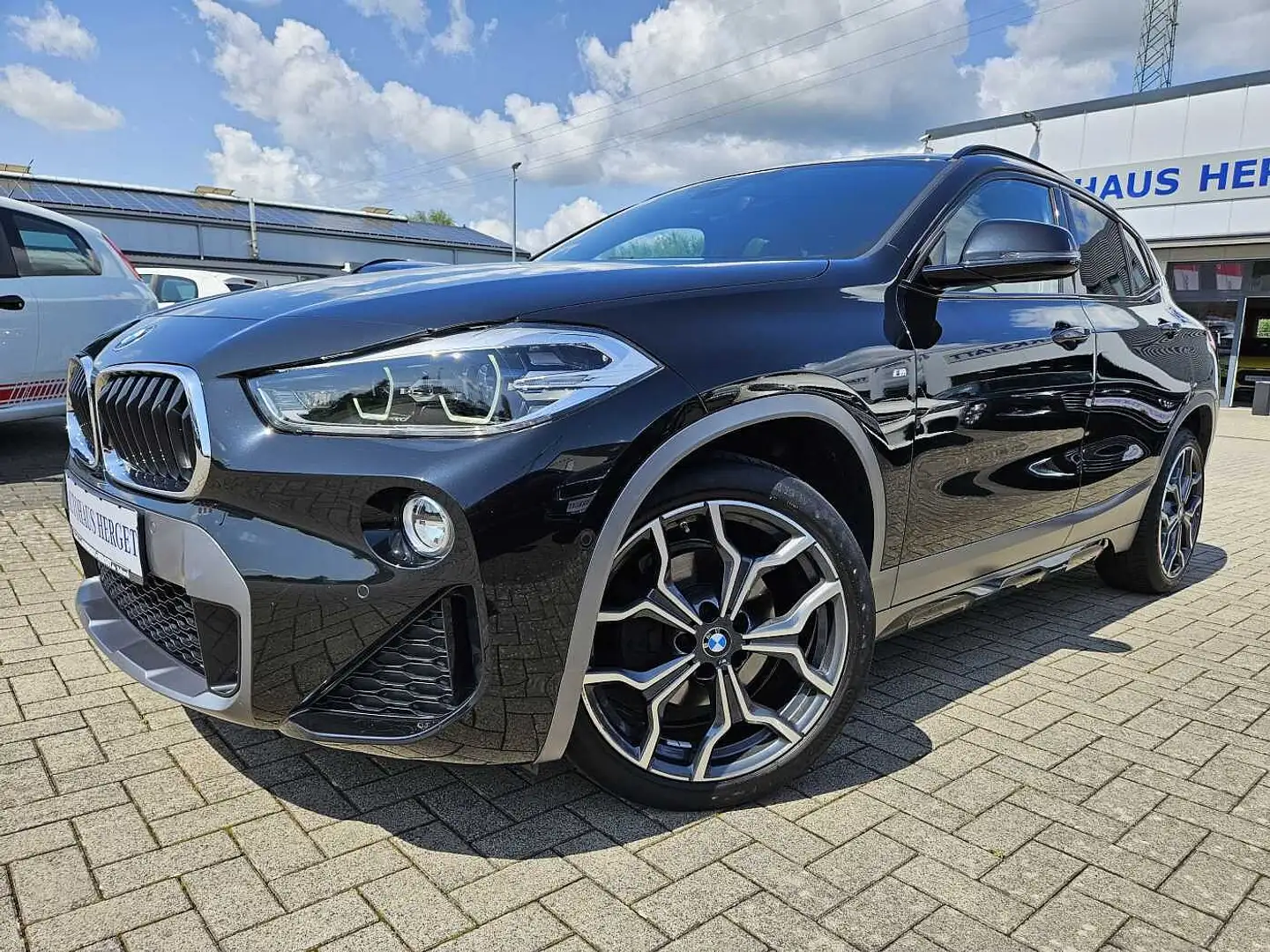 BMW X2 sDrive18d M Sport X 1.Hand/Shadow-Line/RFK/LED/PDC Schwarz - 1