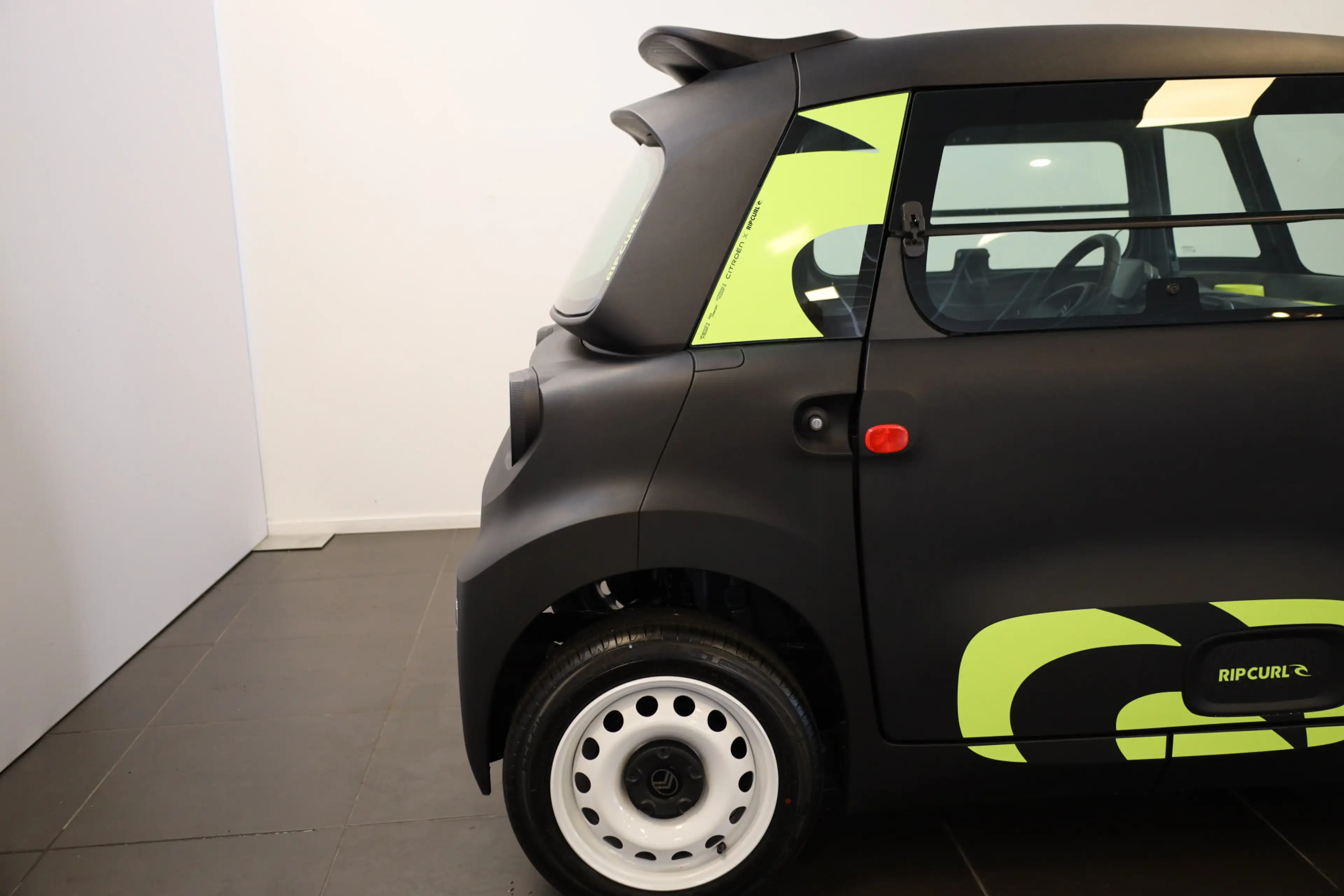 Citroen Ami Brommobiel Ripcurl Sunrise | Spoiler | USB | LED — photo 12