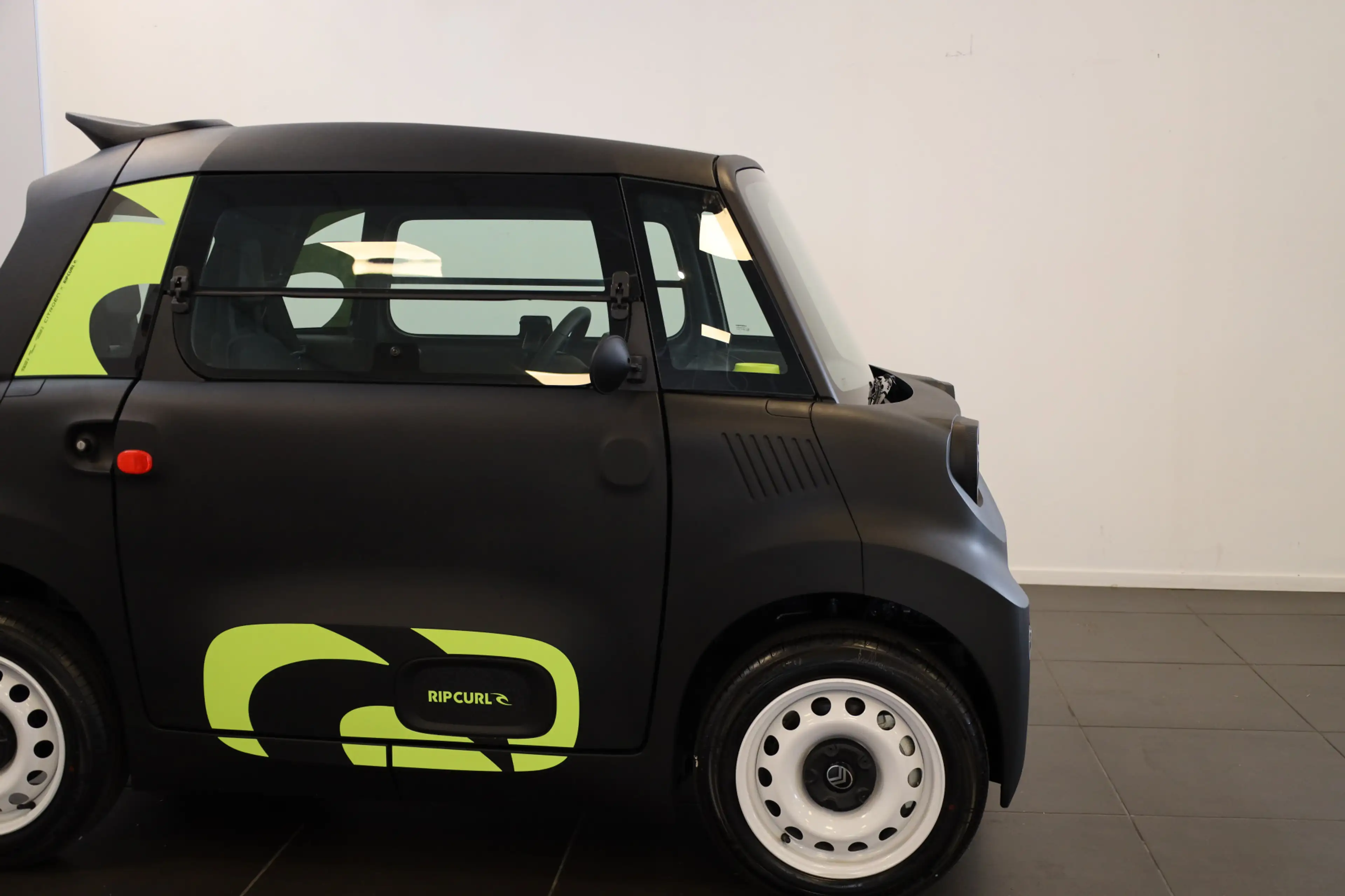 Citroen Ami Brommobiel Ripcurl Sunrise | Spoiler | USB | LED — photo 7