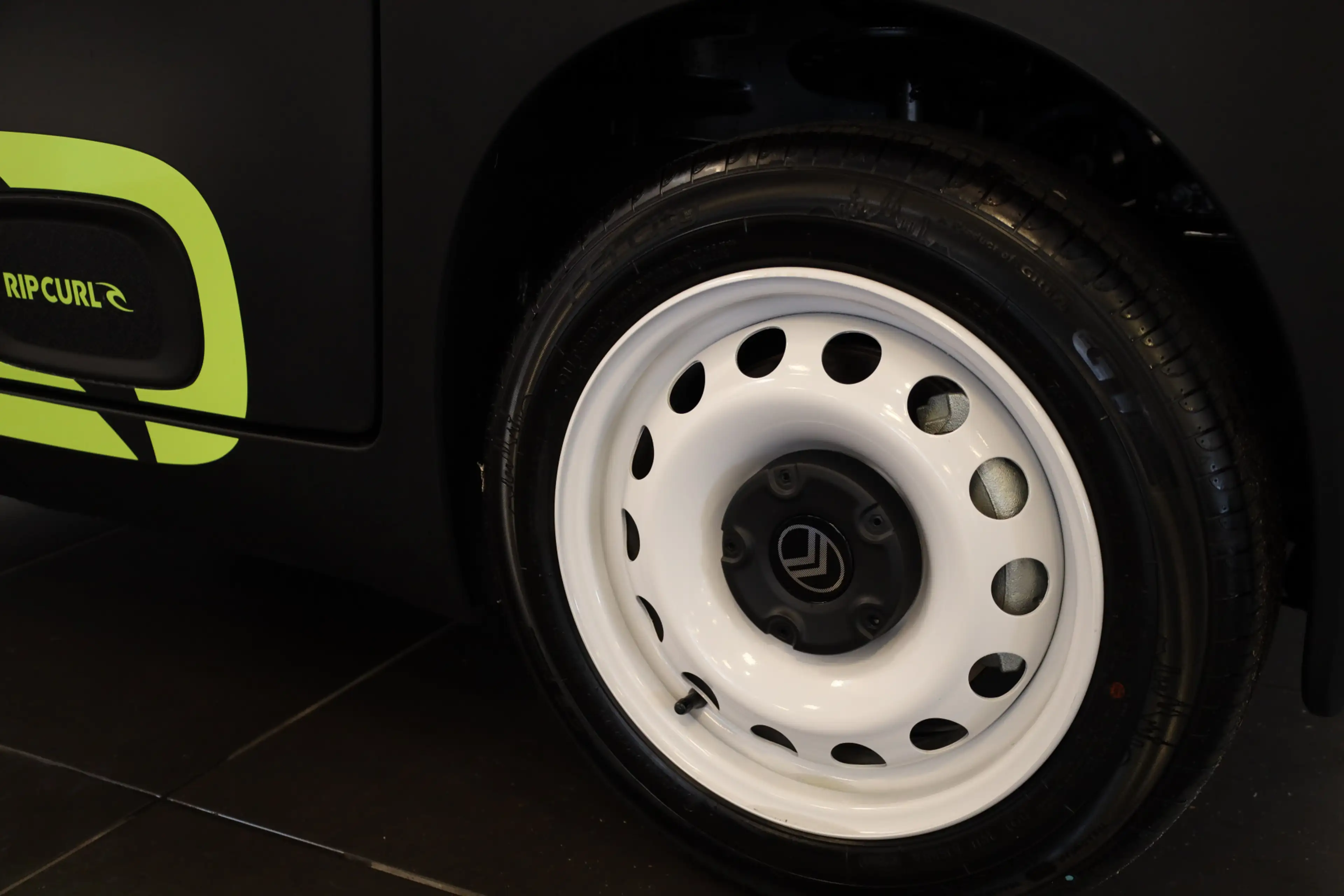 Citroen Ami Brommobiel Ripcurl Sunrise | Spoiler | USB | LED — photo 9